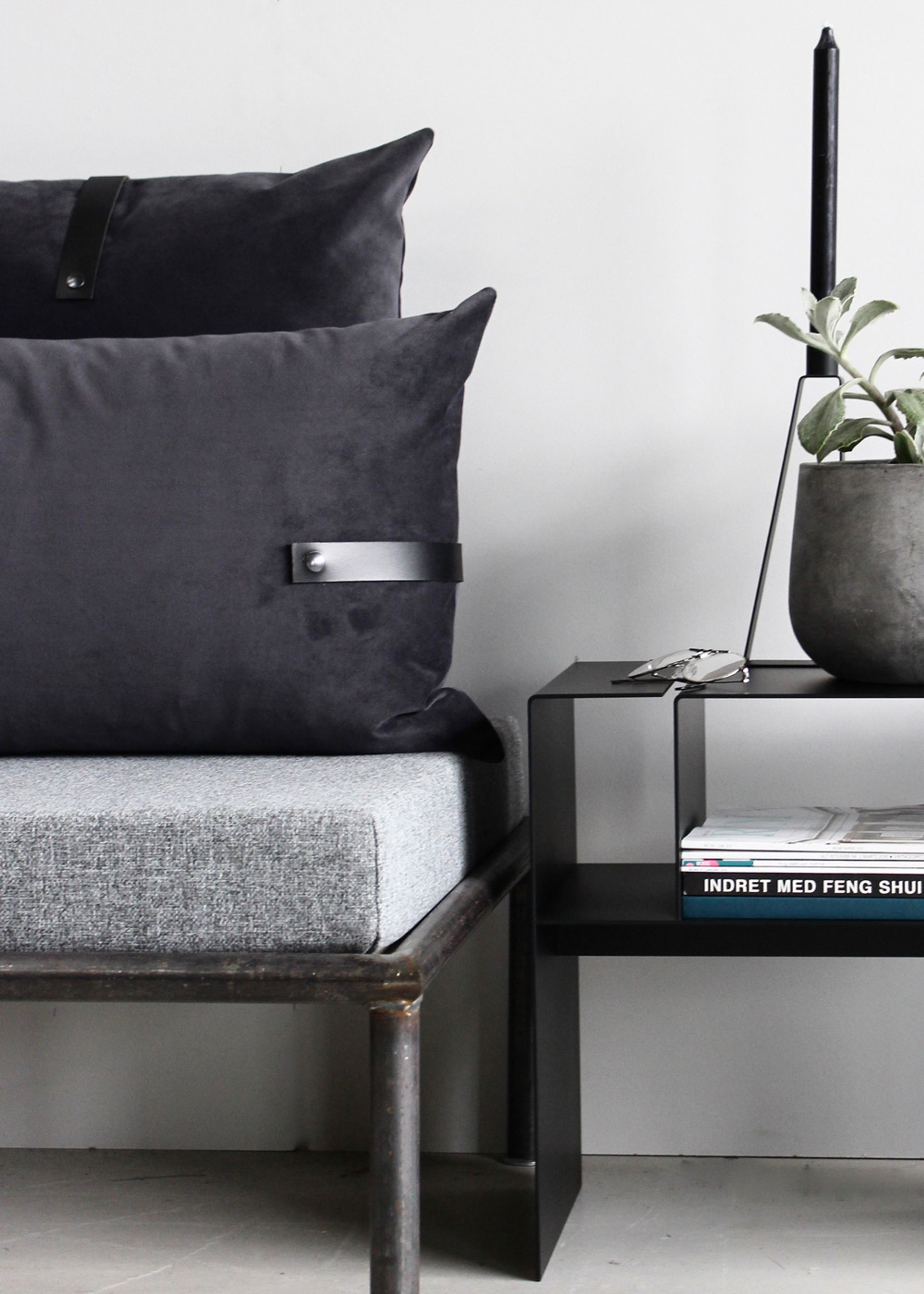 Louise Smærup - Coussin - Velvet - Dark Grey - 50 x 50 cm