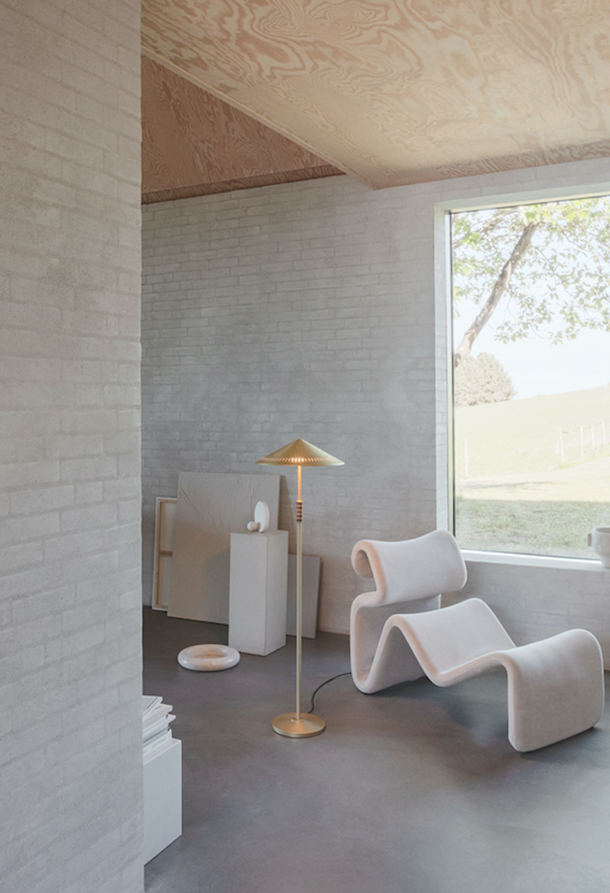 LYFA - Lattiavalaisin - GOVERNOR Gulvlampe - Brass