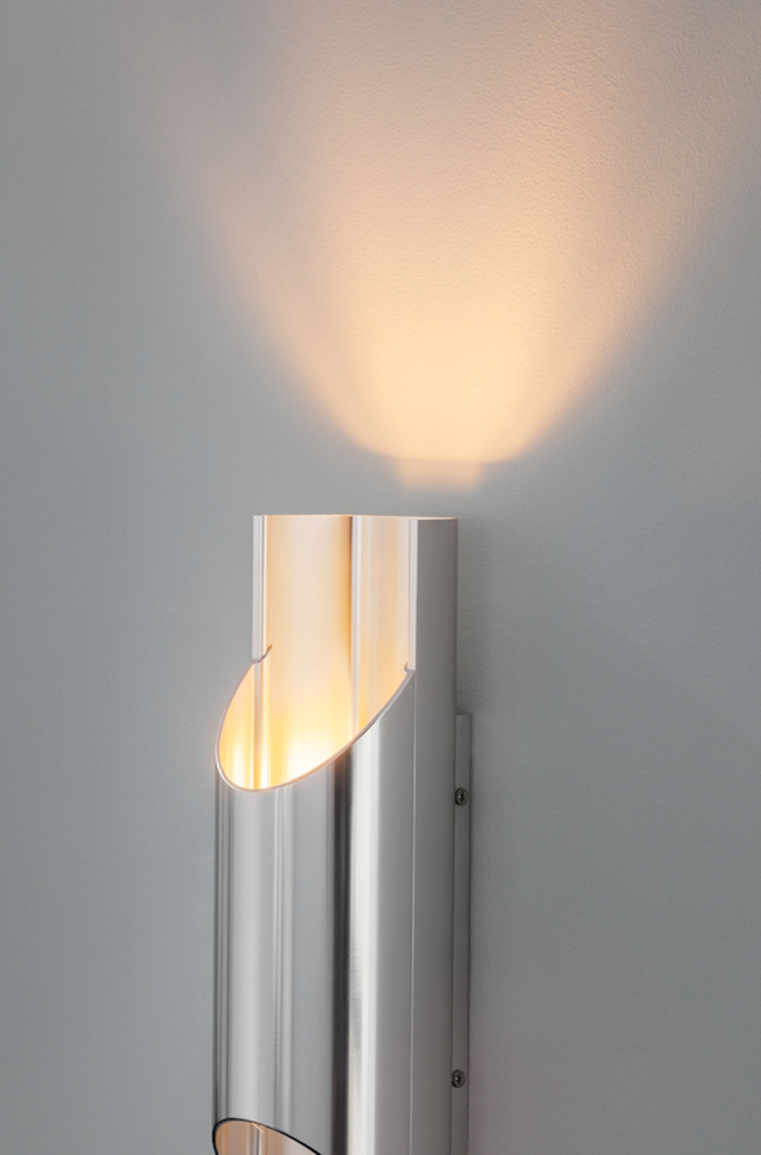 LYFA - Lampada - PAN Væglampe - Aluminium 50