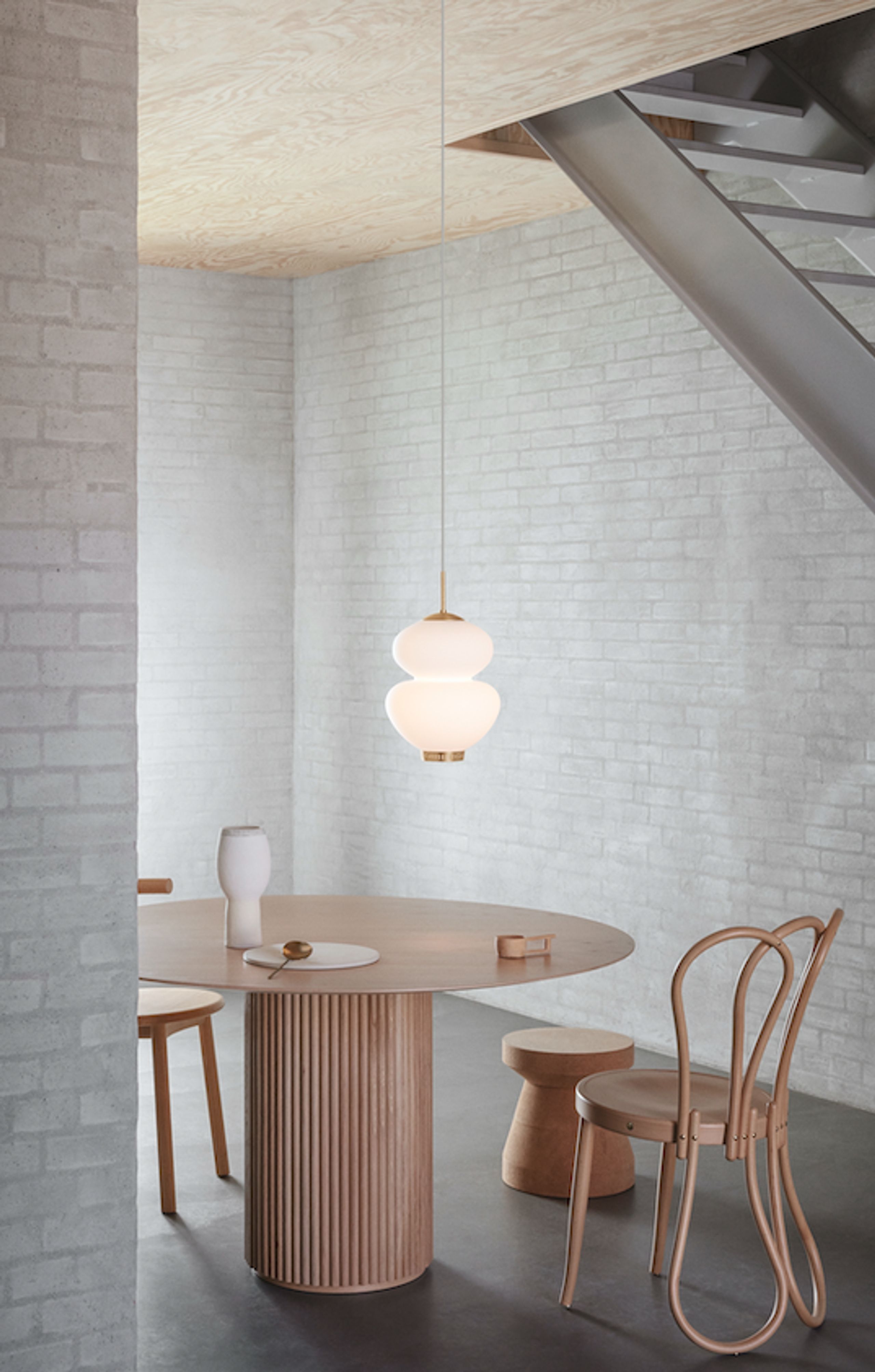 LYFA - Pendant Lamp - Peanut - White/brass 250