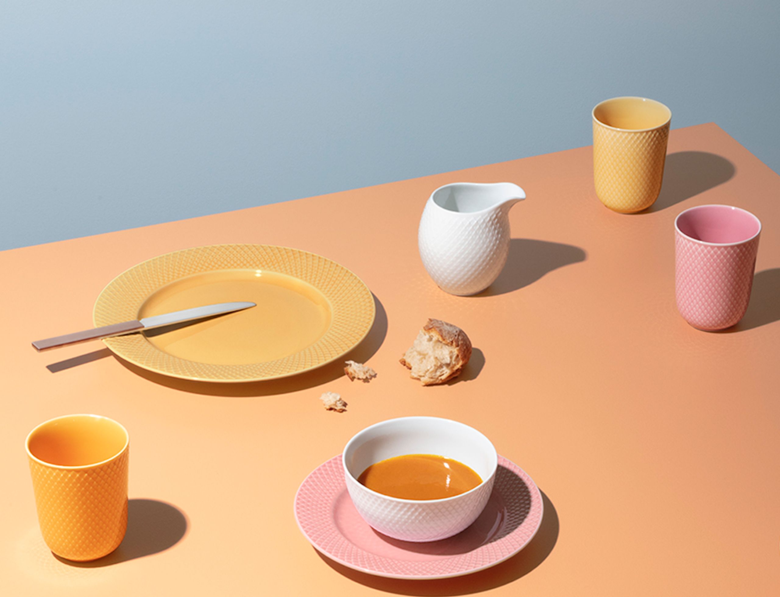 Lyngby Porcelain - Plate - Rhombe Middagstallerken Ø27 cm - Sand