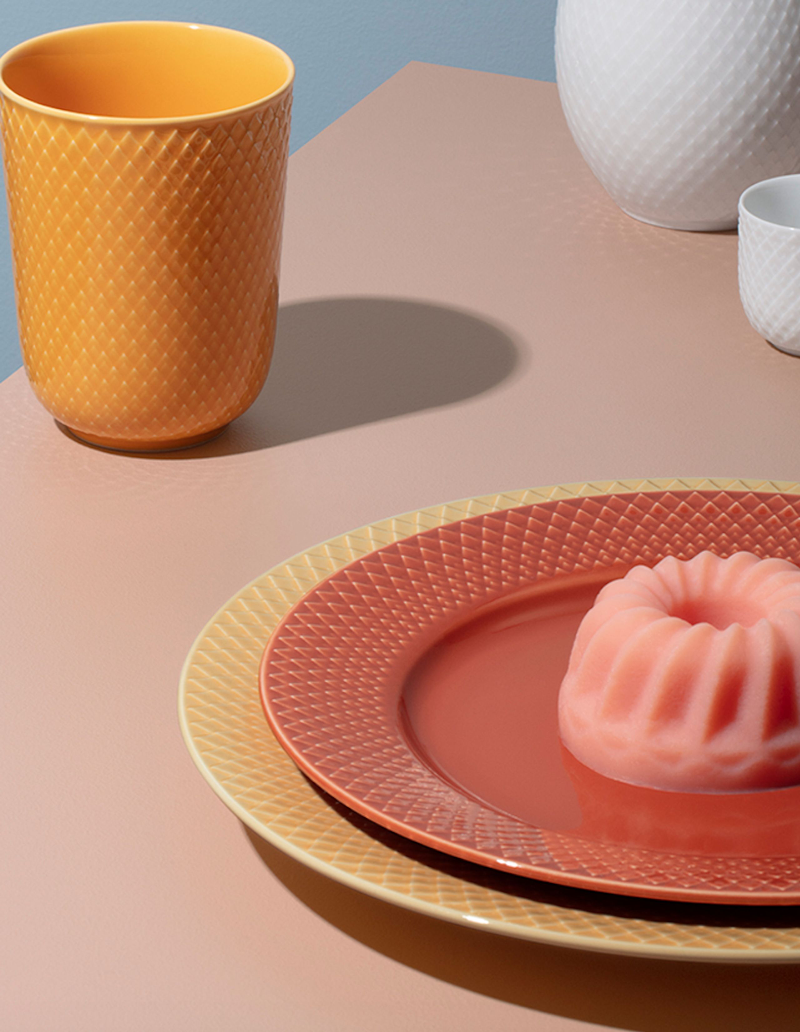 Lyngby Porcelain - Plate - Rhombe Tallerken Ø23 cm - Terracotta