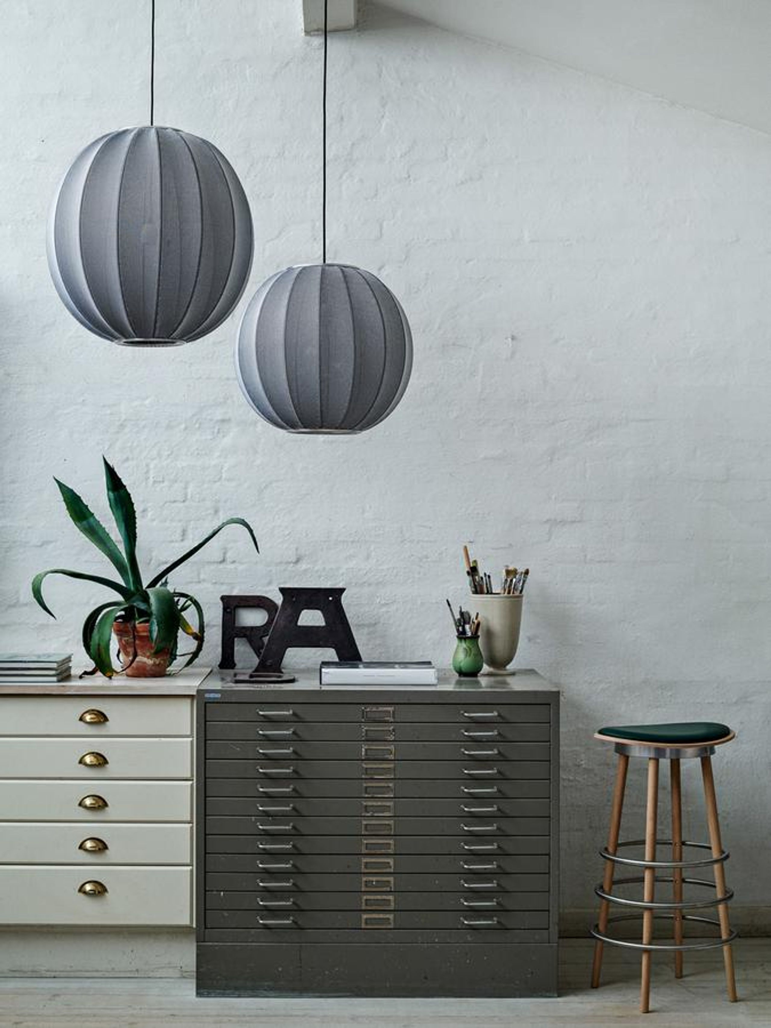 Made by Hand - Pendolare - High oval Knit-wit - 65 pendant - Black