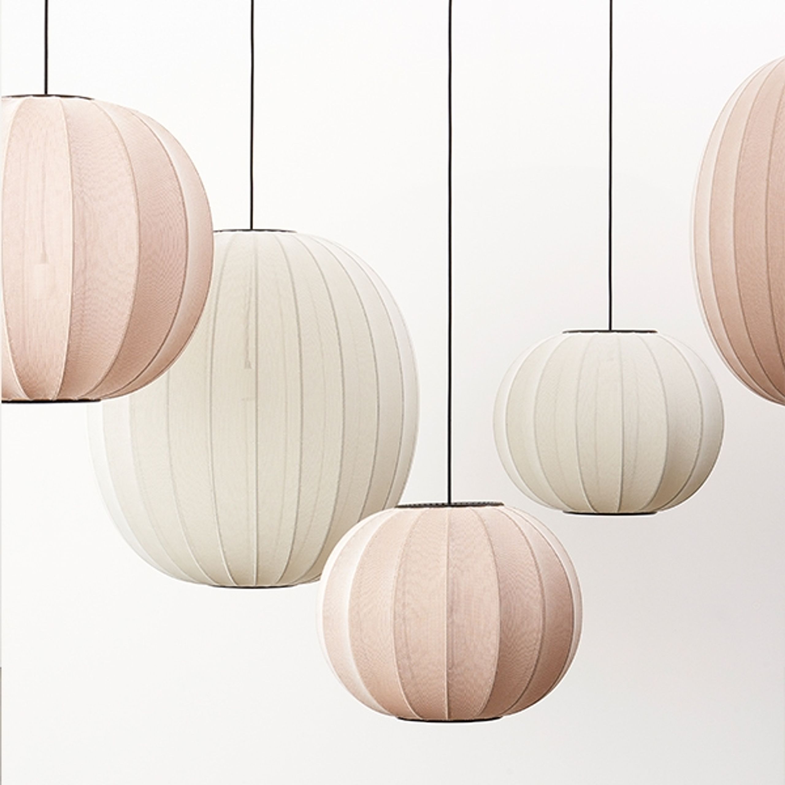 Made by Hand - Commuter - Round Knit-wit - 75 pendant - Sand stone