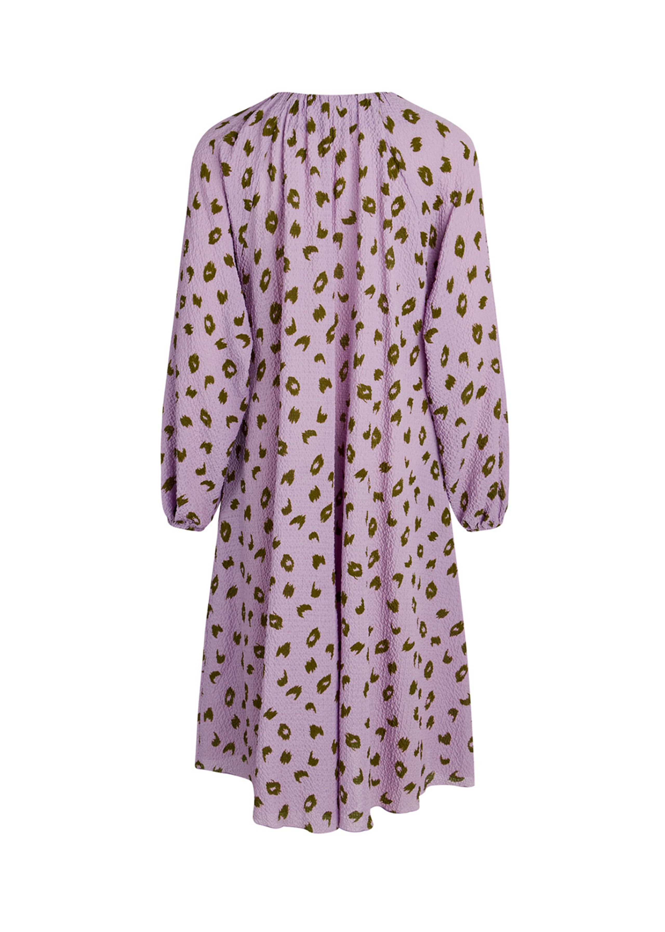 Mads Nørgaard - Kleid - Bumpy Flower Bellini Dress - Brushed Dot AOP Lavendula