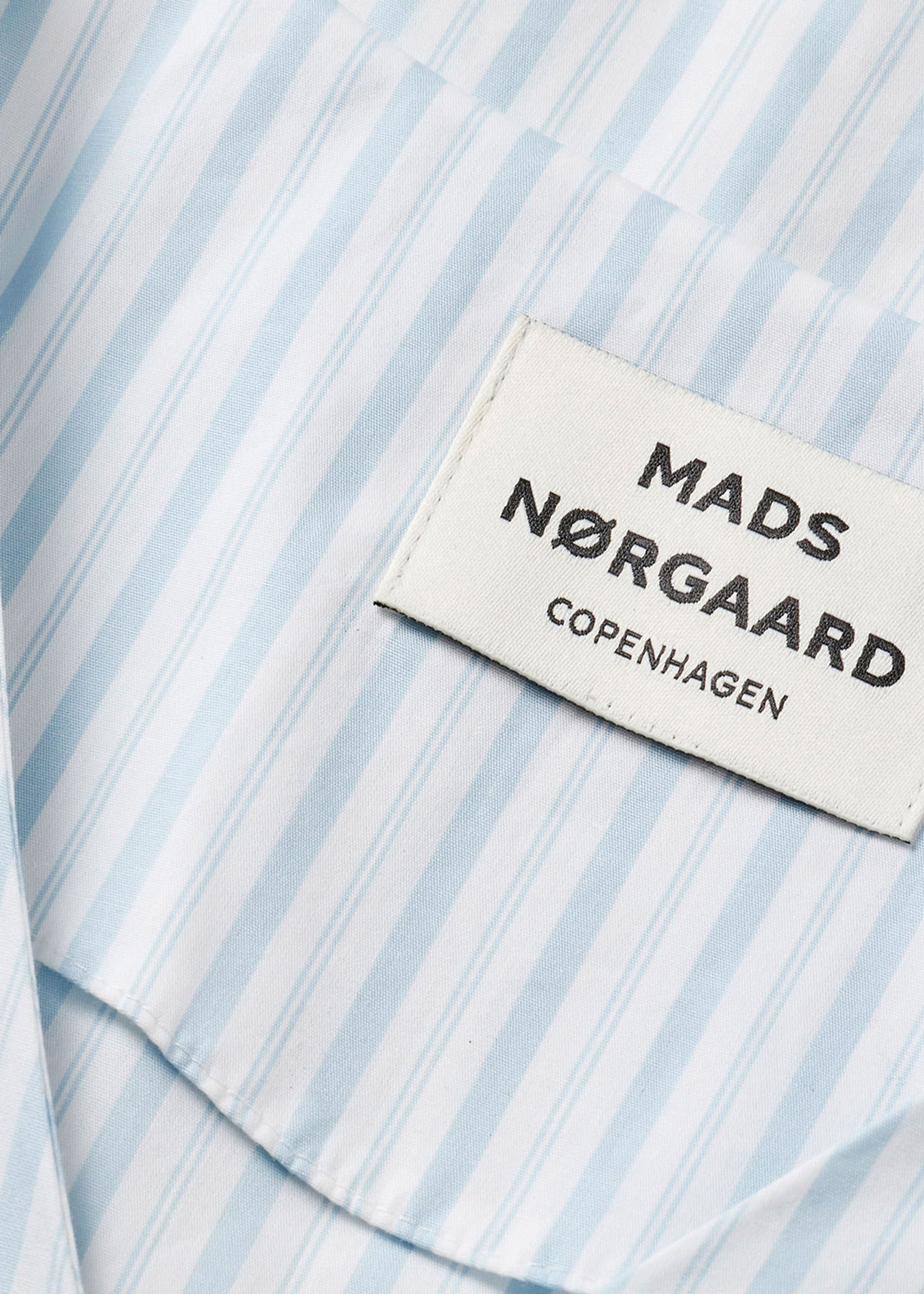 Mads Nørgaard - Šaty - Poplinda Esme Dress - Pinstripe/Cashmere Blue