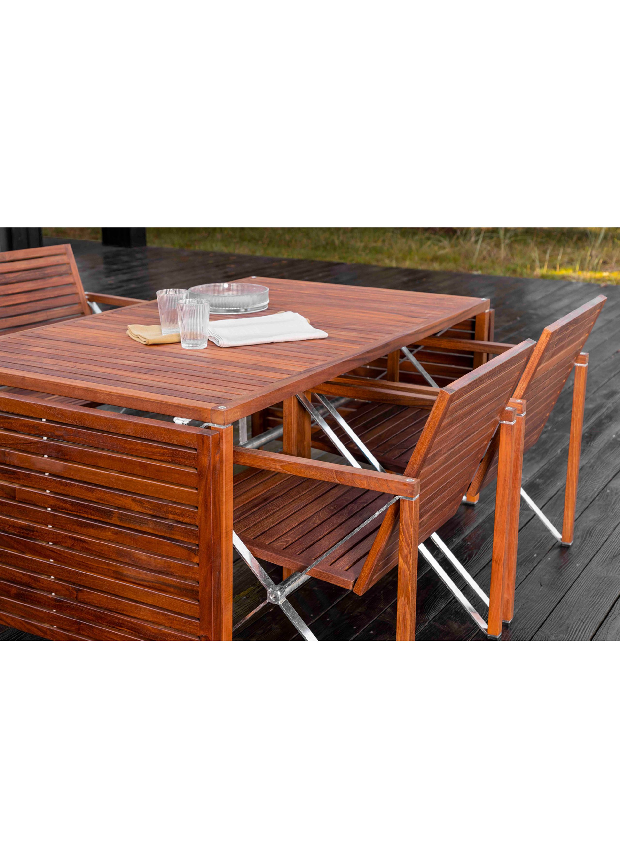 Magnus Olesen - Tavolo da giardino - Xylofon Table - Oiled Teak / Hot-dip galvanized steel - Rectangular