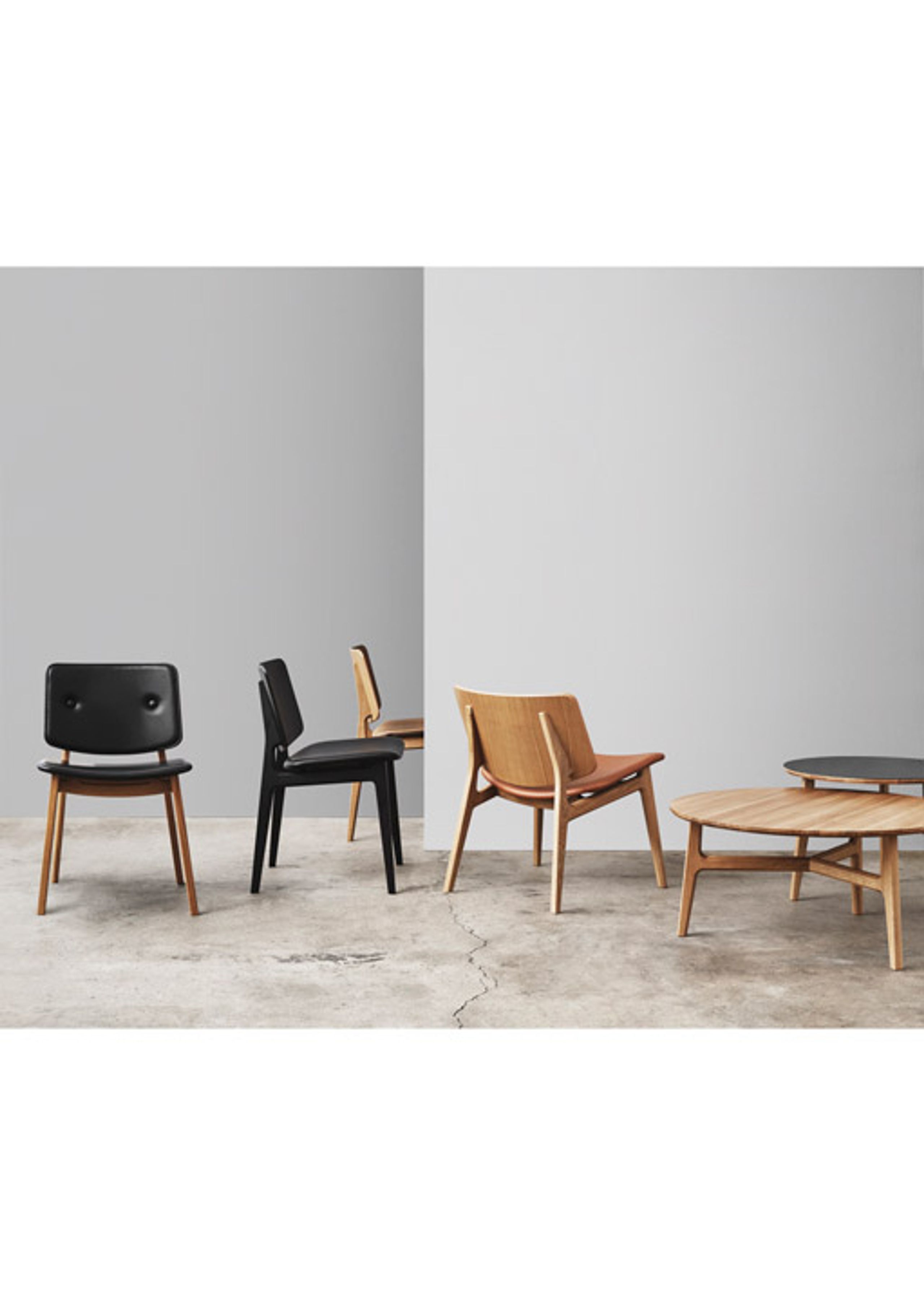 Magnus Olesen - Loungestol - Freya Lounge Chair - Stel: Sortbejdset eg