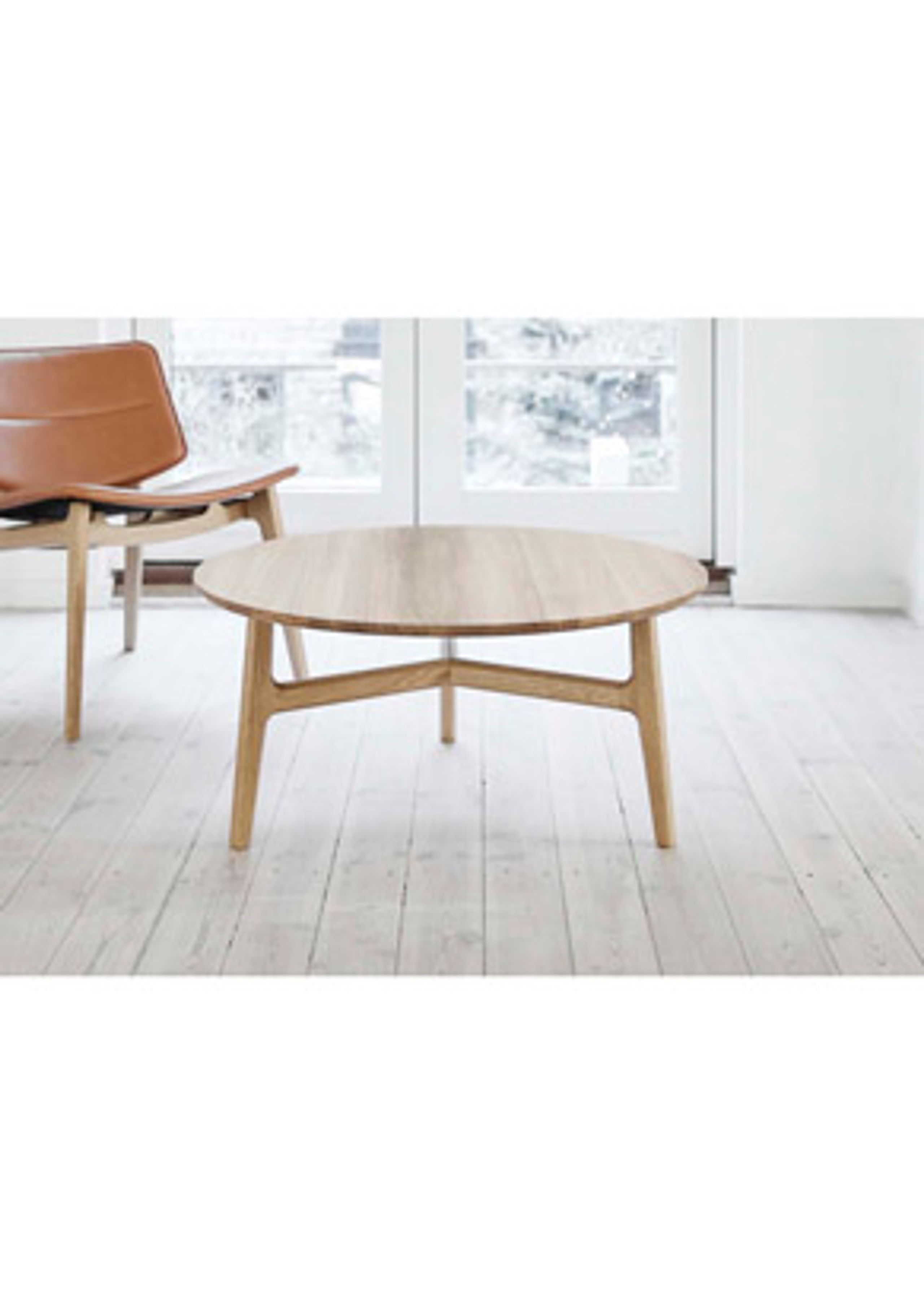 Magnus Olesen - Couchtisch - Freya Coffee Table - Frame: Lacquered oak / Tabletop: Grey linoleum w/oak edge - Ø40