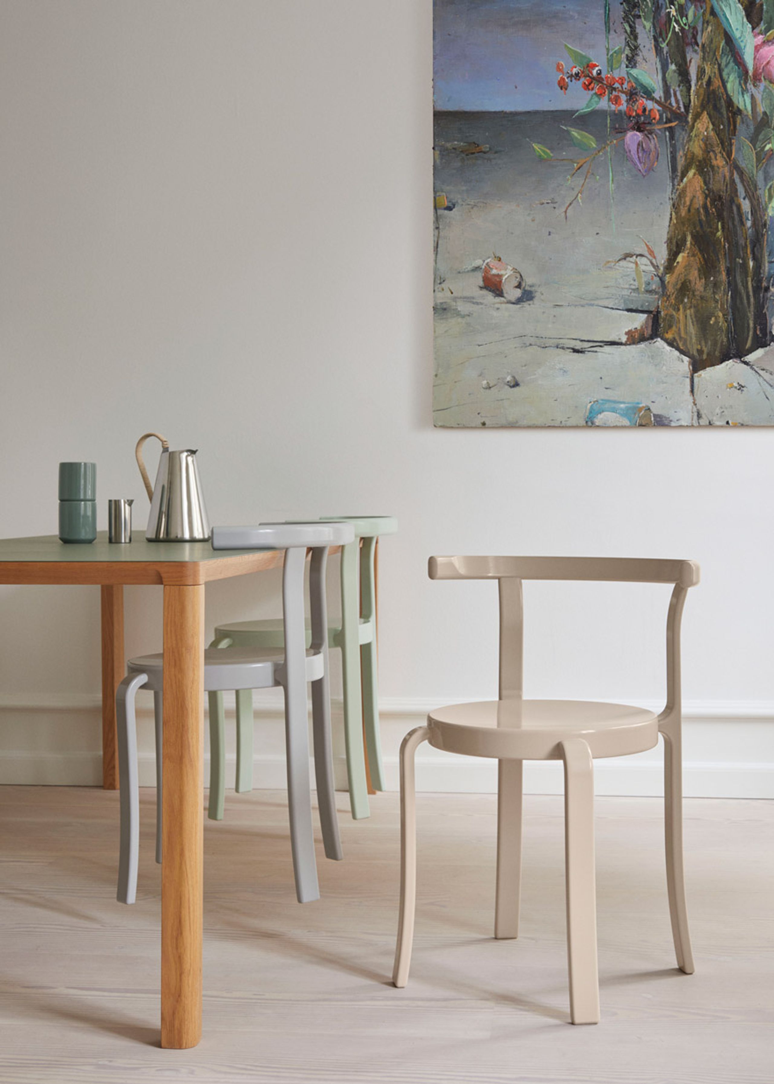 Magnus Olesen - Dining chair - 8000 Series Chair - Lacquered beech / Grey