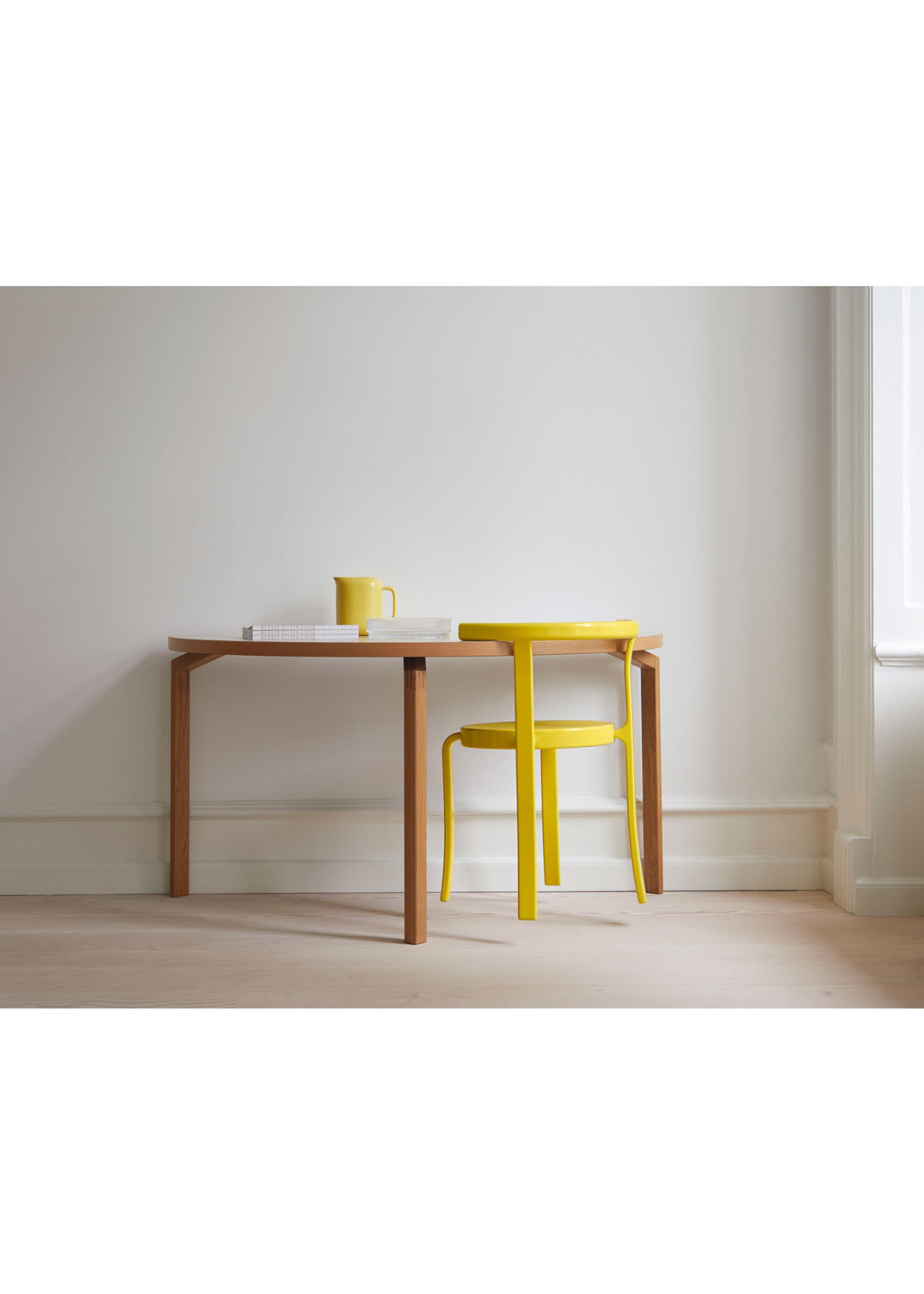 Magnus Olesen - Chaise à manger - 8000 Series Chair - Lacquered beech / Retro yellow