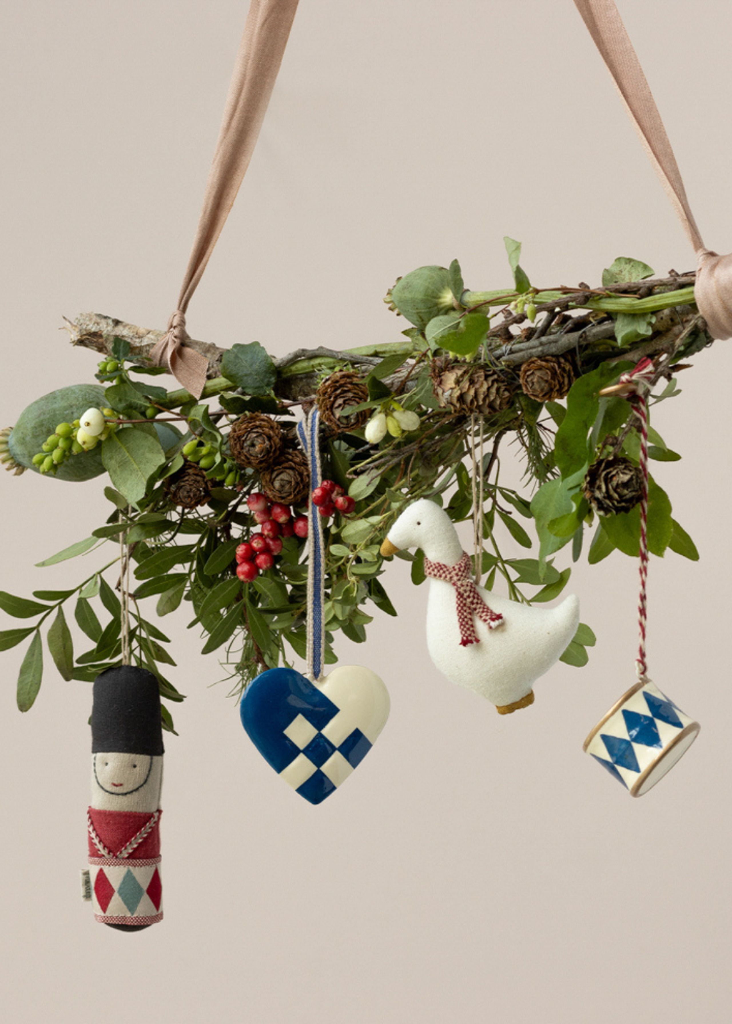 Maileg - Ozdoby choinkowe - Metal Ornament - Dark Blue - Small heart