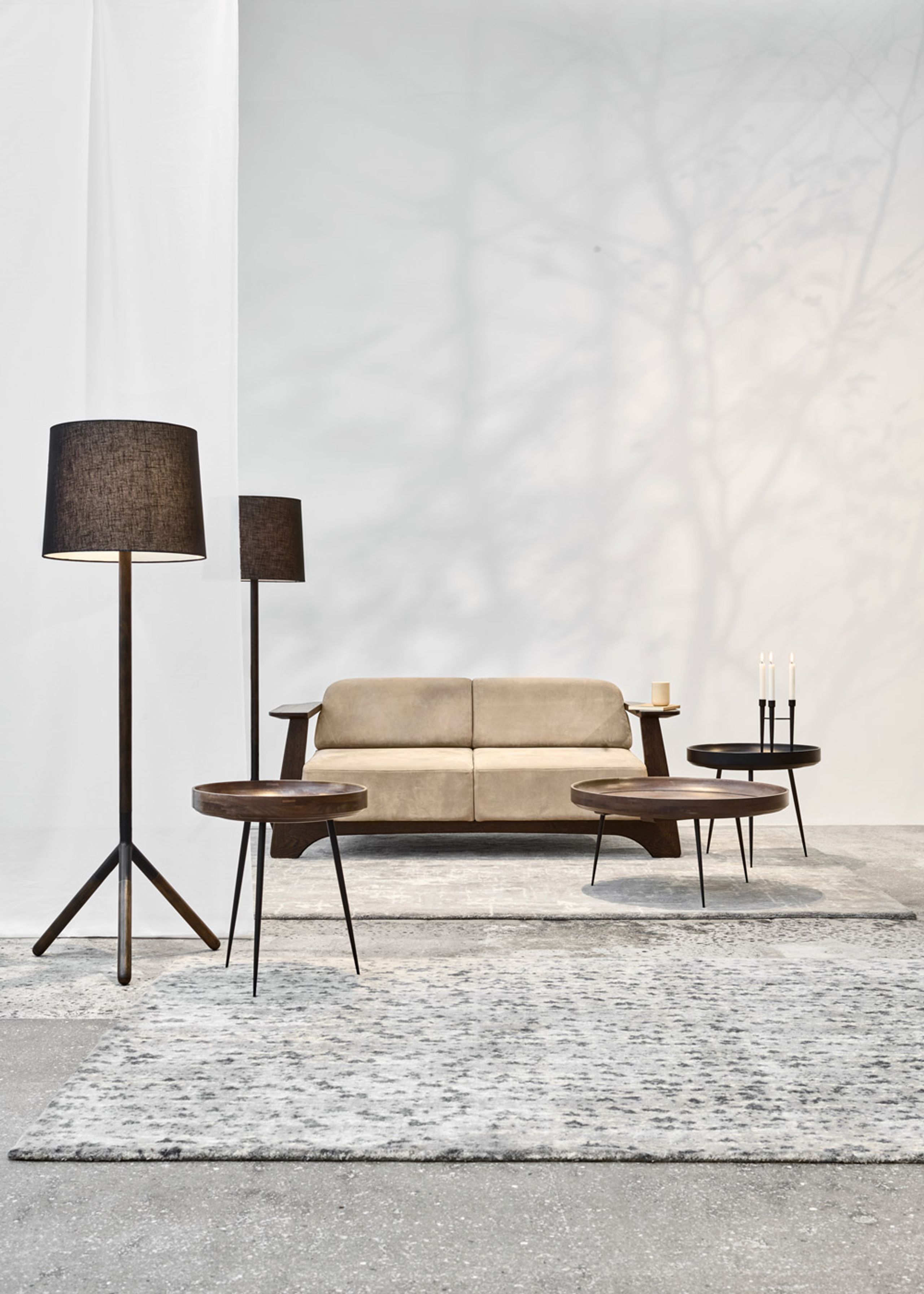 Mater - Tafel - Bowl Table - Natural Lacquered Mango Wood - Medium