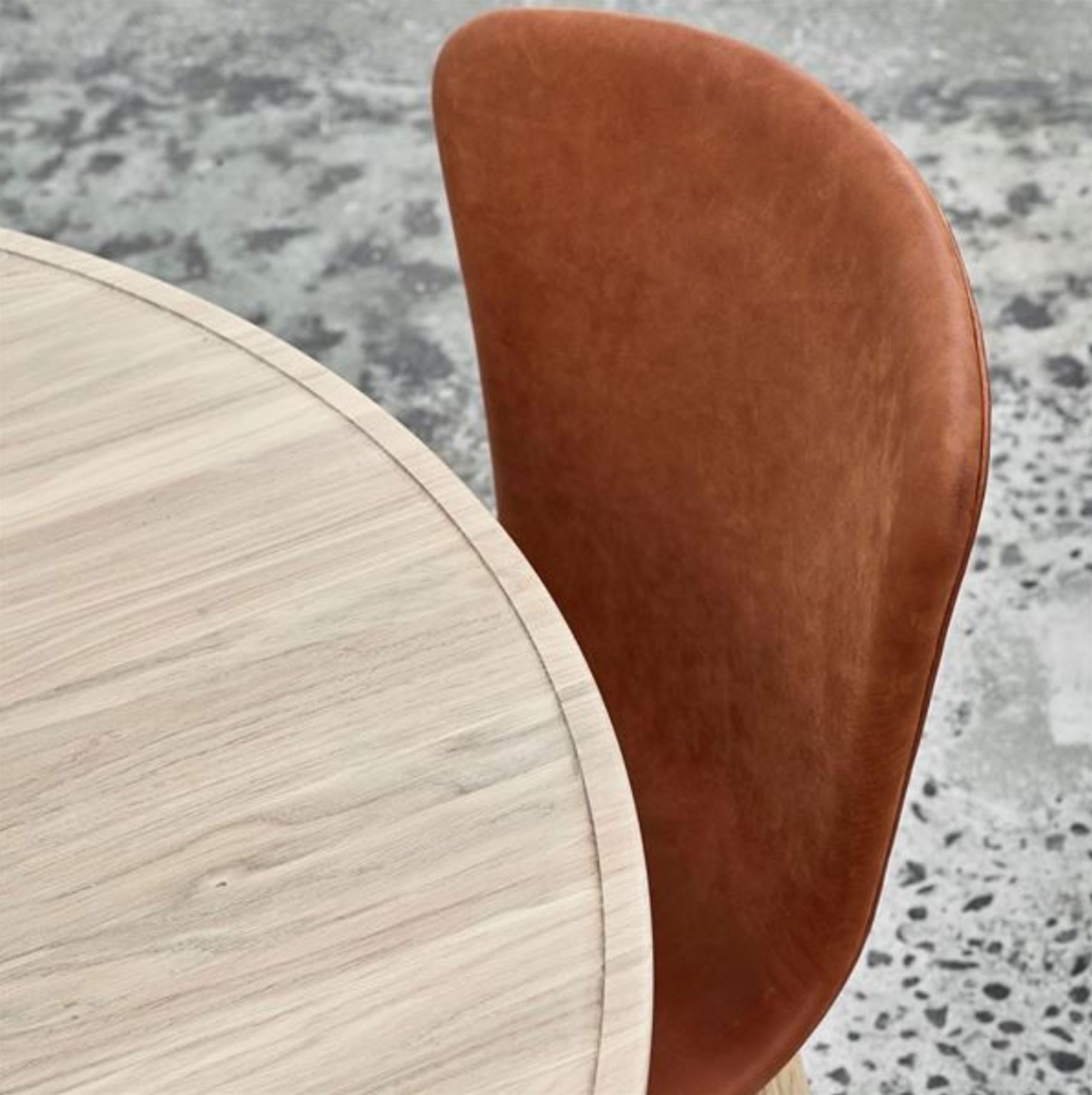 Mater - Mesa de jantar - Accent Dining Table - Mat lacquered oak