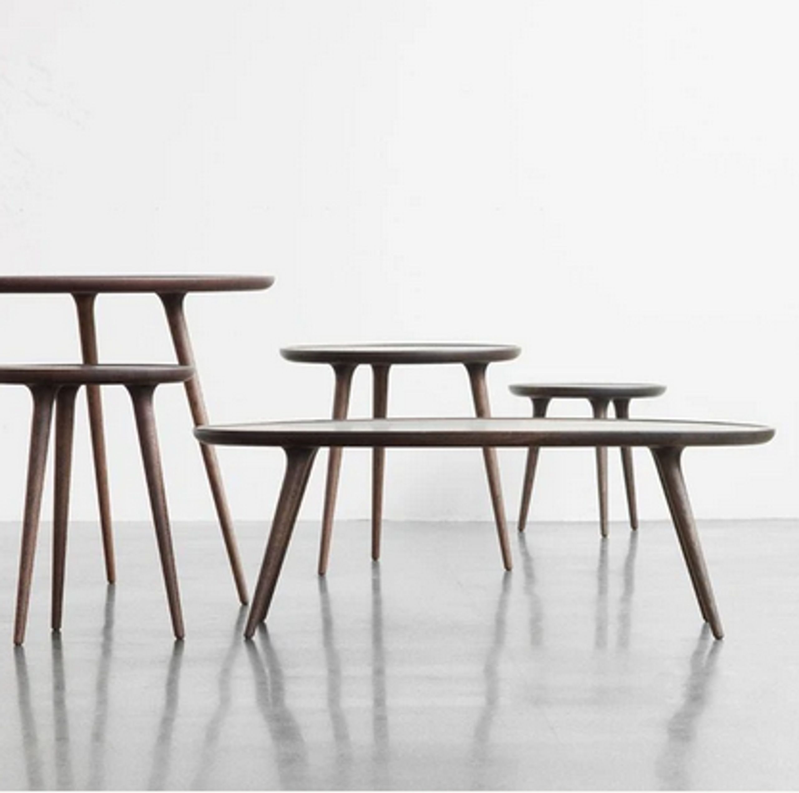 Mater - Dining Table - Accent Oval Lounge Table - Sirka grå farvet eg - oval lounge