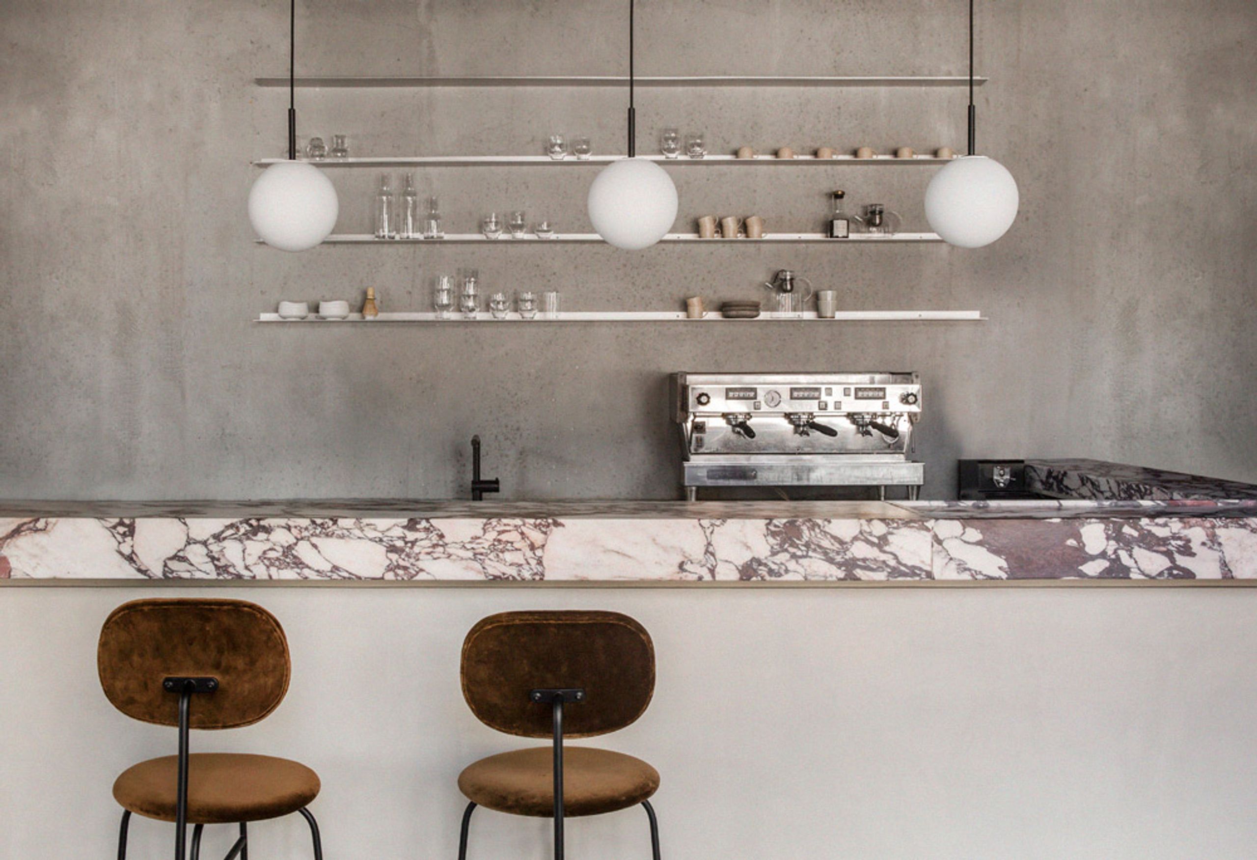 MENU - Taburete de bar - Afteroom / Counter Chair Plus - Shade - Walnut