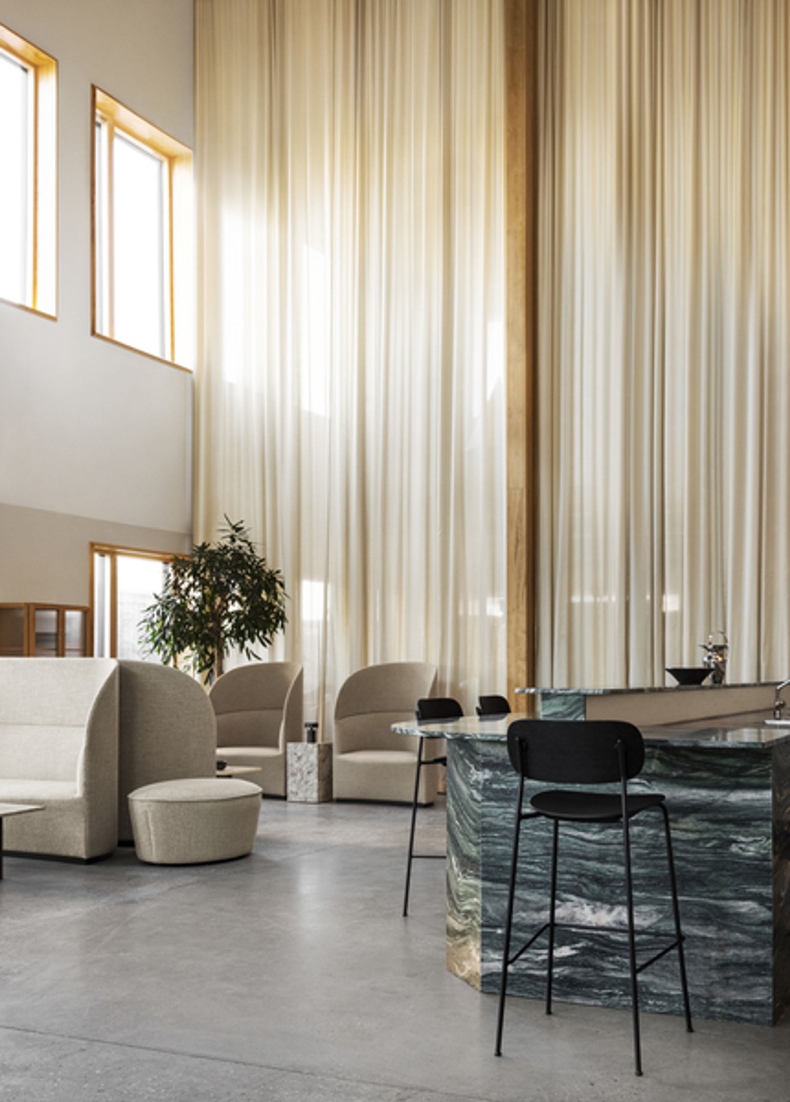 MENU - Bar stool - Co Bar Chair - Black Steel / Black Oak