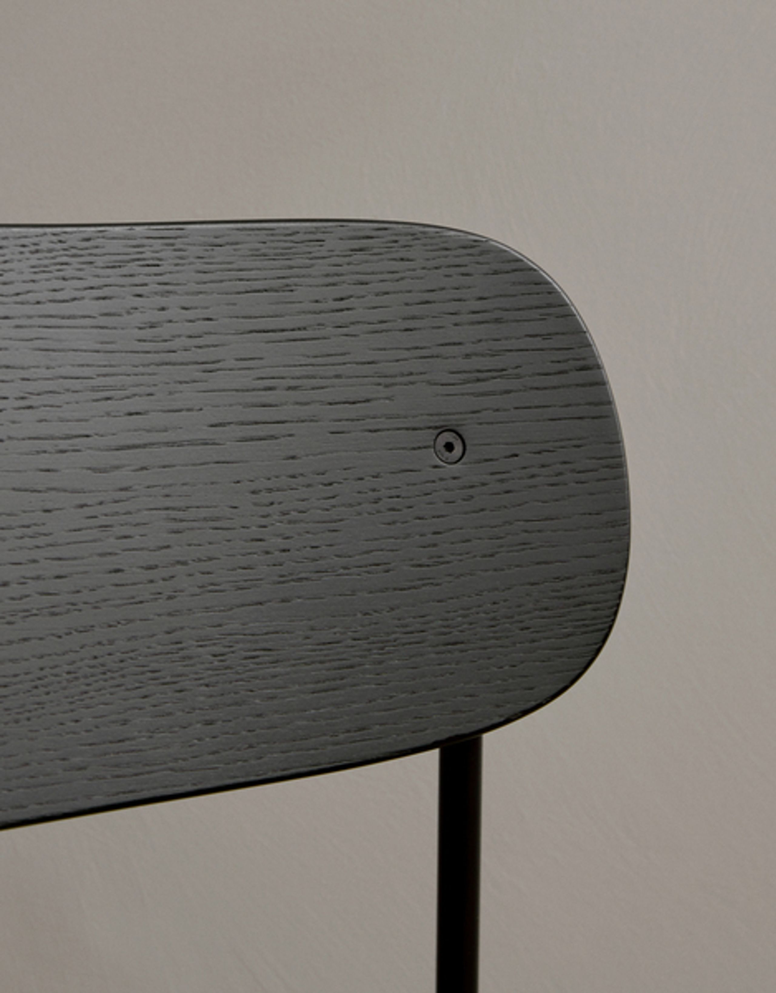 MENU - Barstol - Co Counter Chair - Black Steel / Black Oak