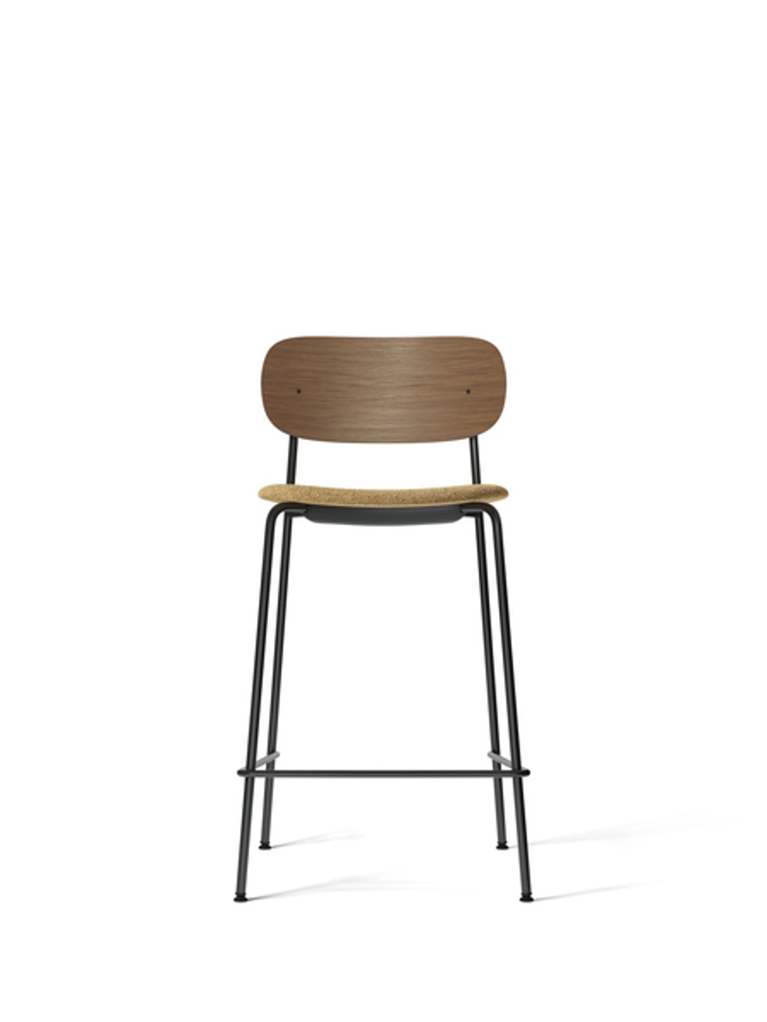Audo Copenhagen - Barová stolička - Co Counter Chair - Black Steel / Dark Stained Oak / Bouclé