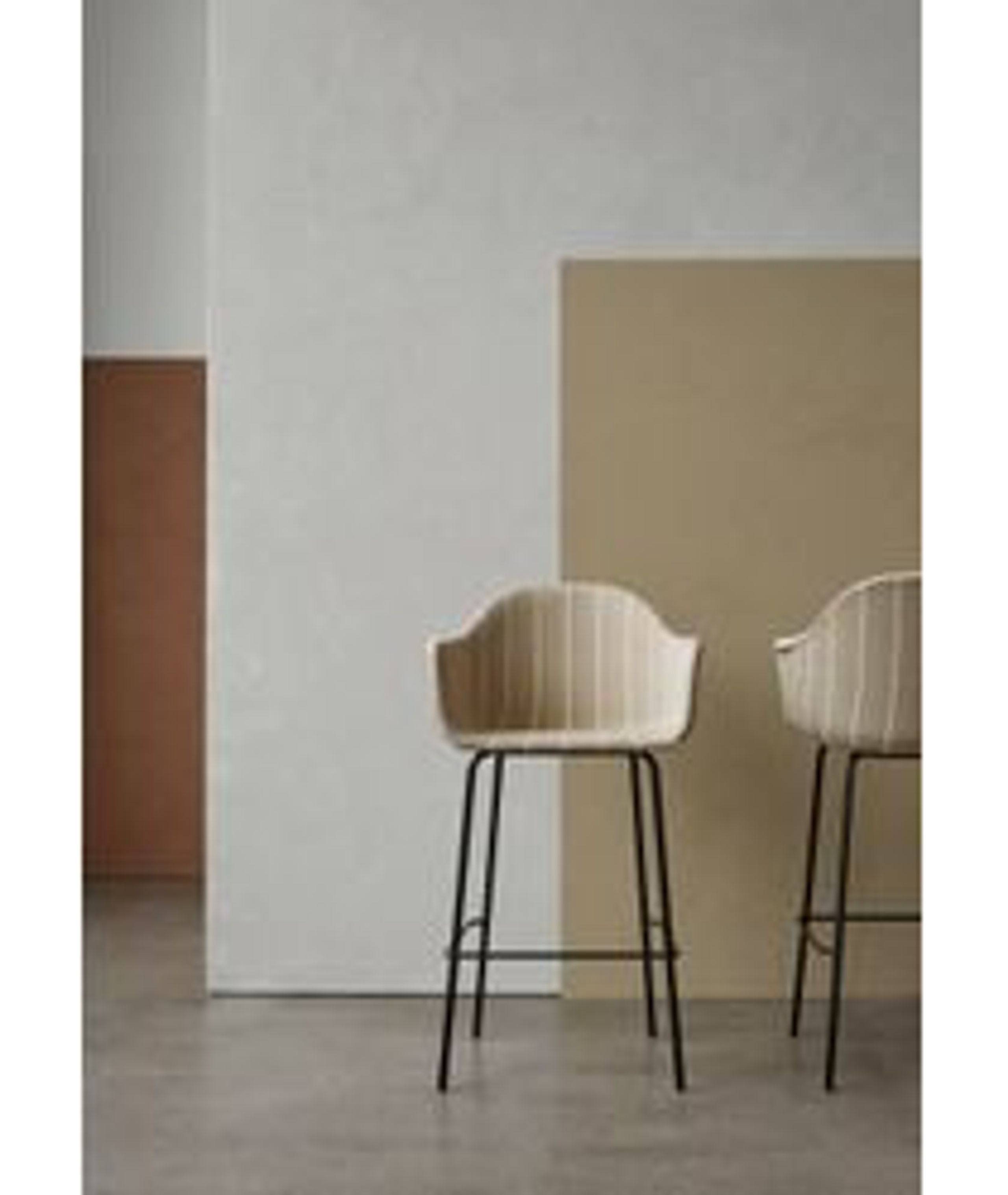 MENU - Barstol - Harbour Counter Chair / Light Grey Steel Base - Light Grey
