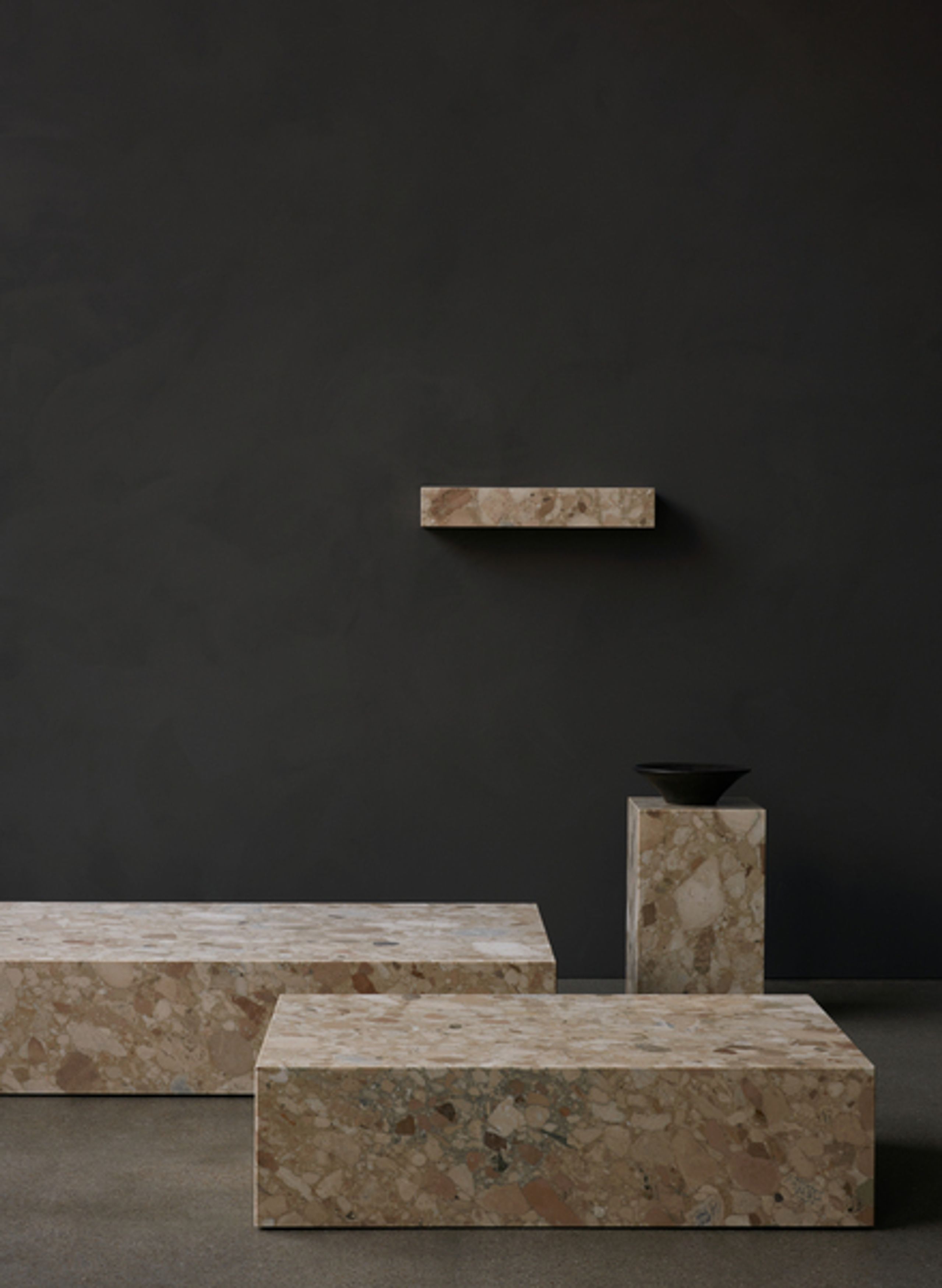 MENU - Bord - Plinth - Cubic / Kunis Breccia