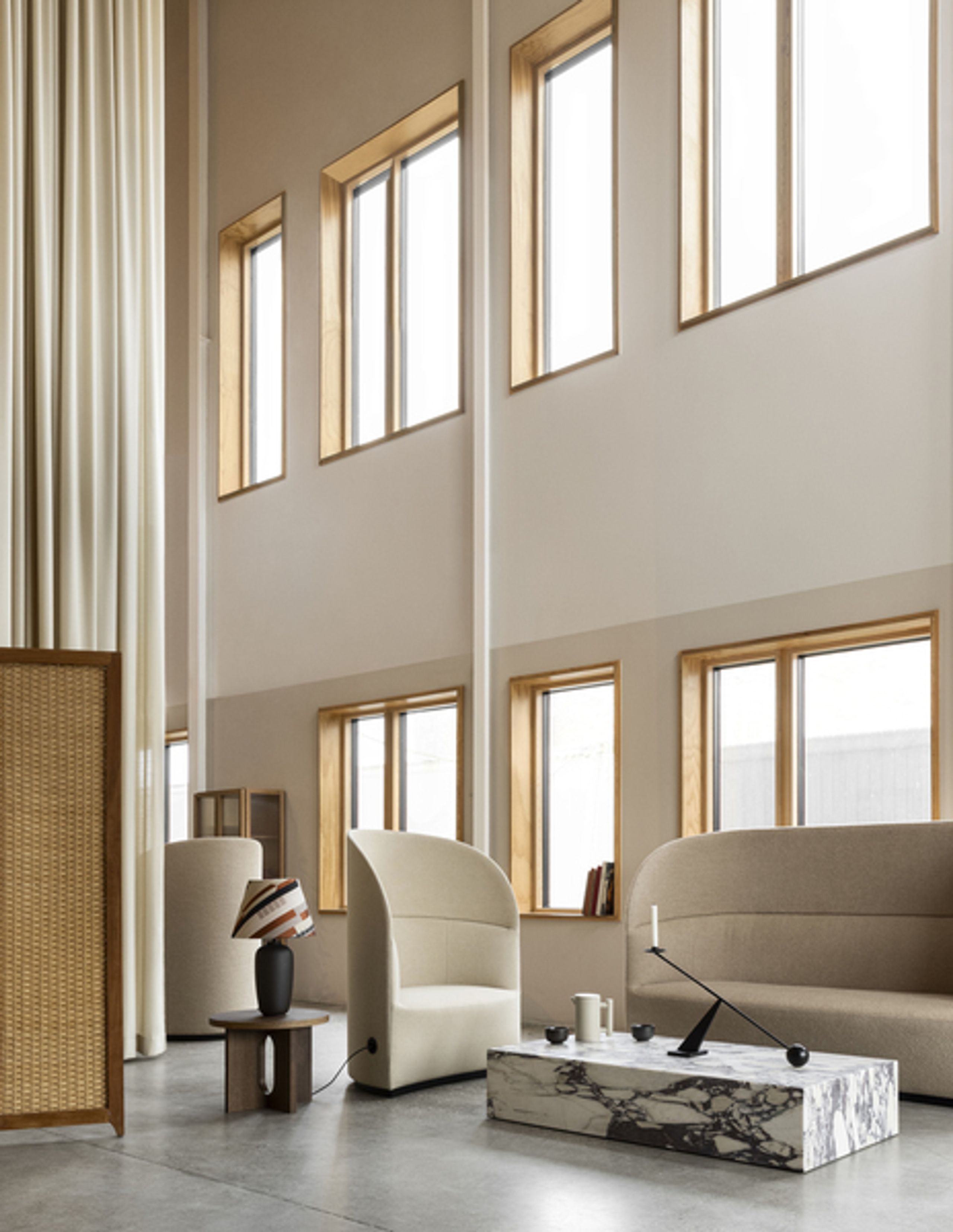 MENU - Bord - Plinth - Grand / Calacatta Viola