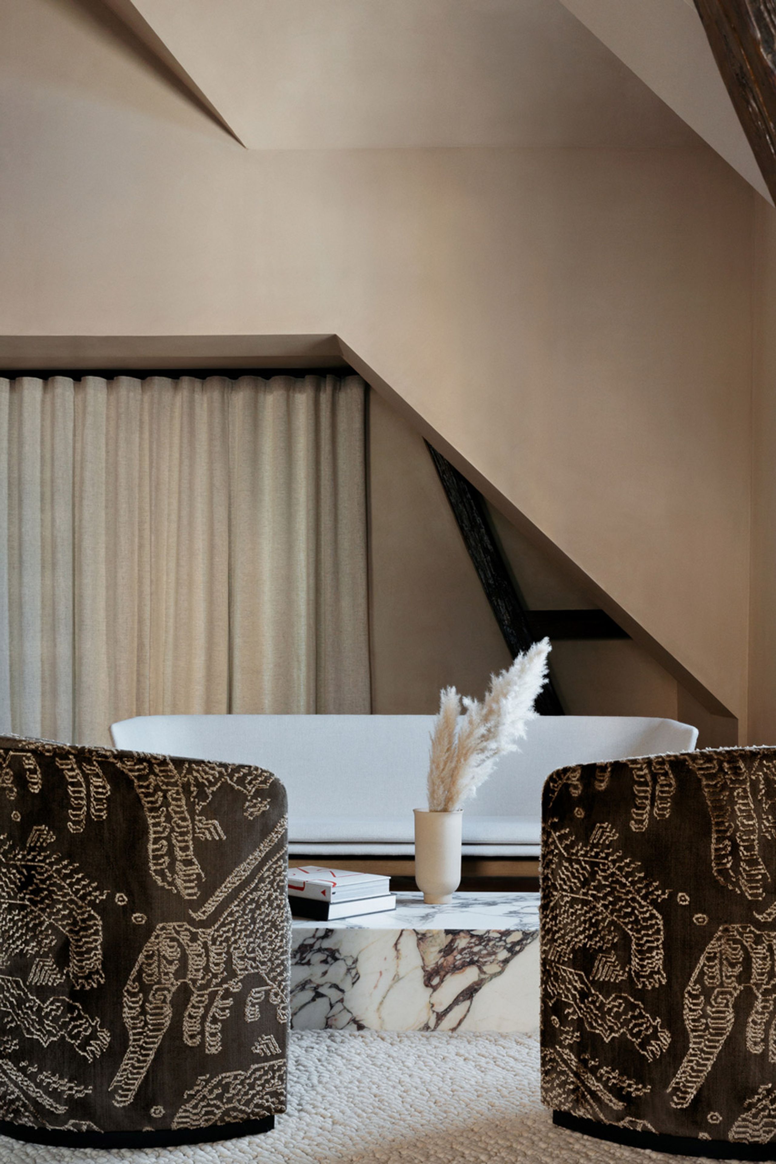 MENU - - Plinth - Tall / Rose