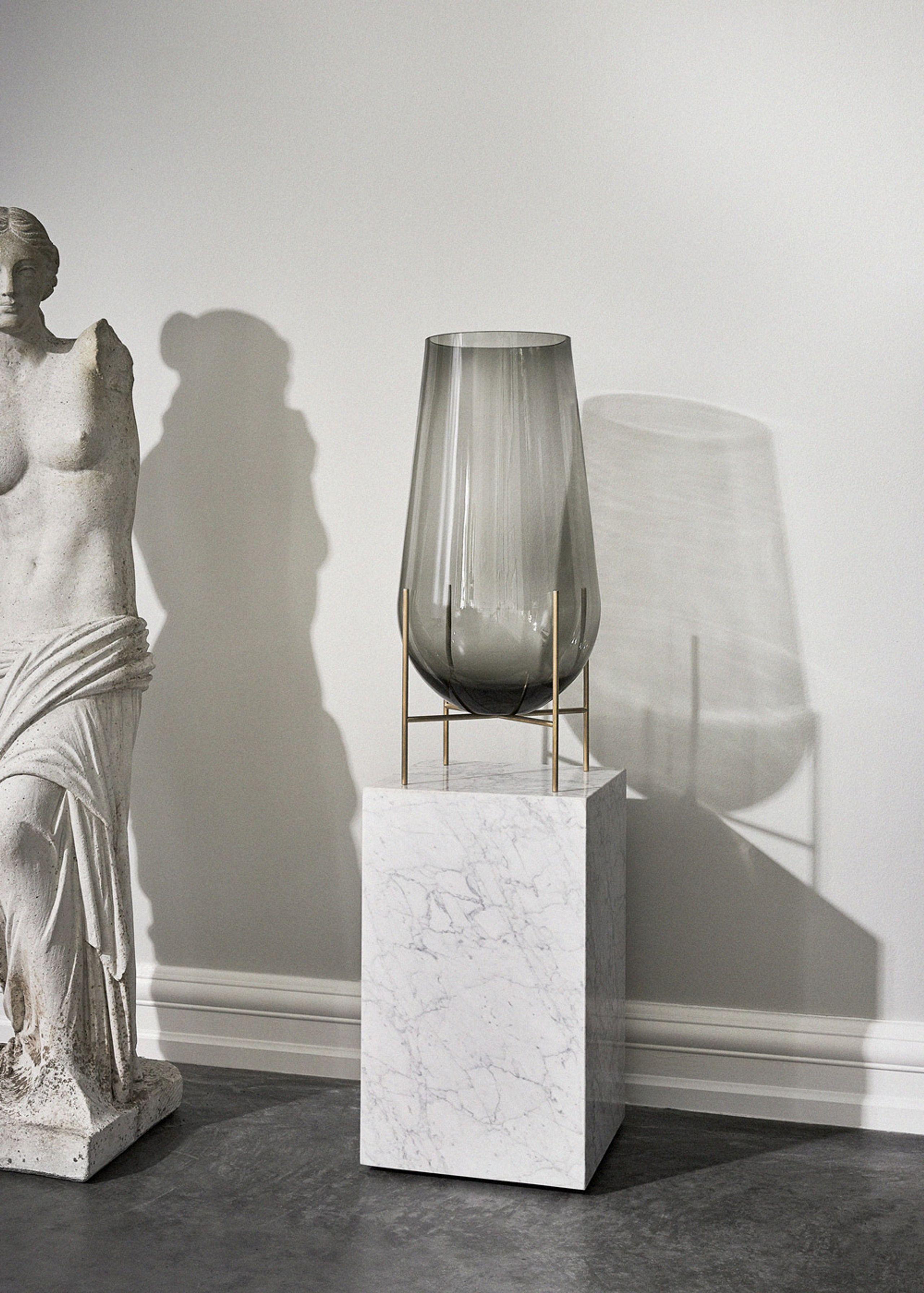 MENU - - Plinth - Cubic / White