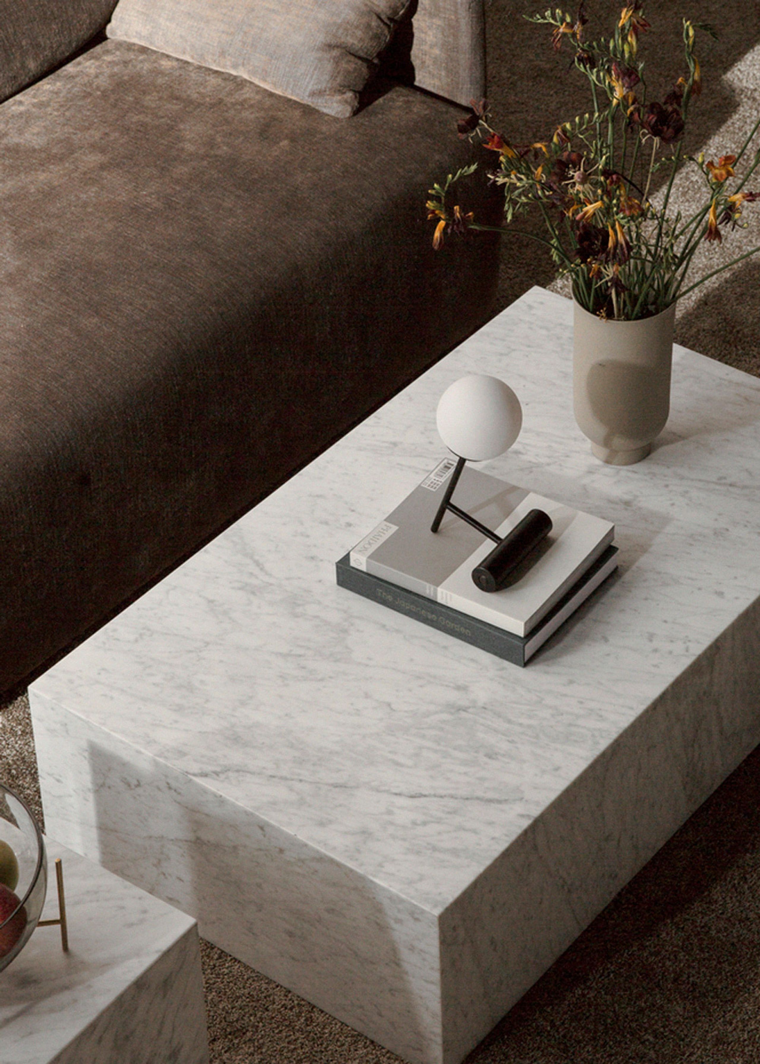 MENU - - Plinth - Cubic / White