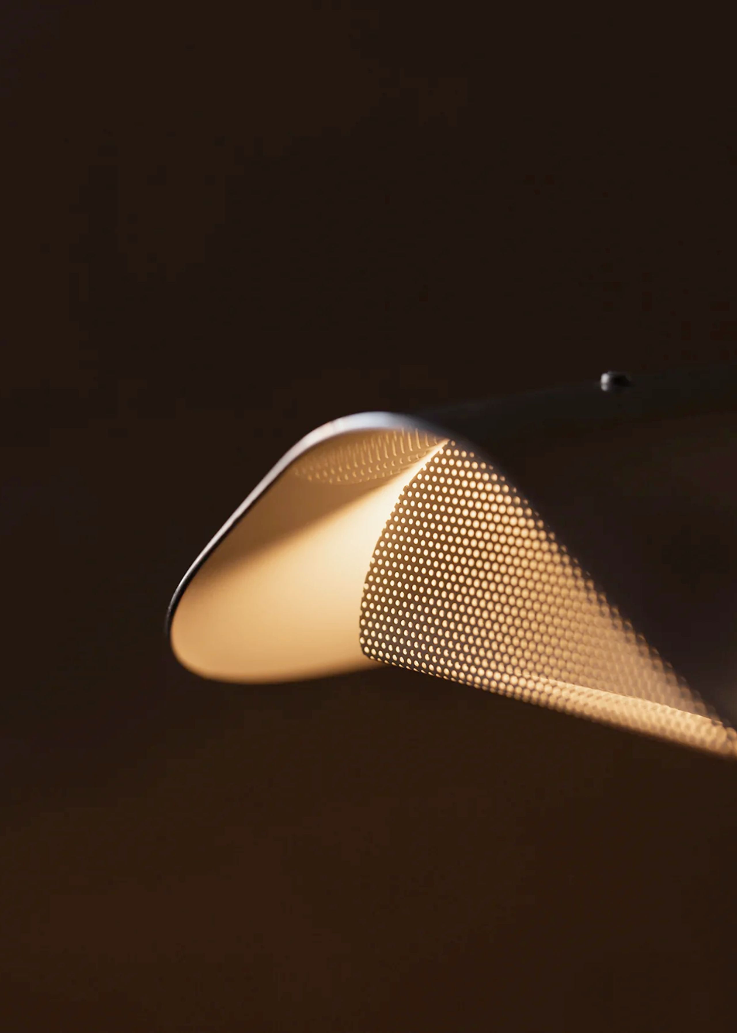 MENU - Lampada da tavolo - Wing, Table Lamp - Aluminium