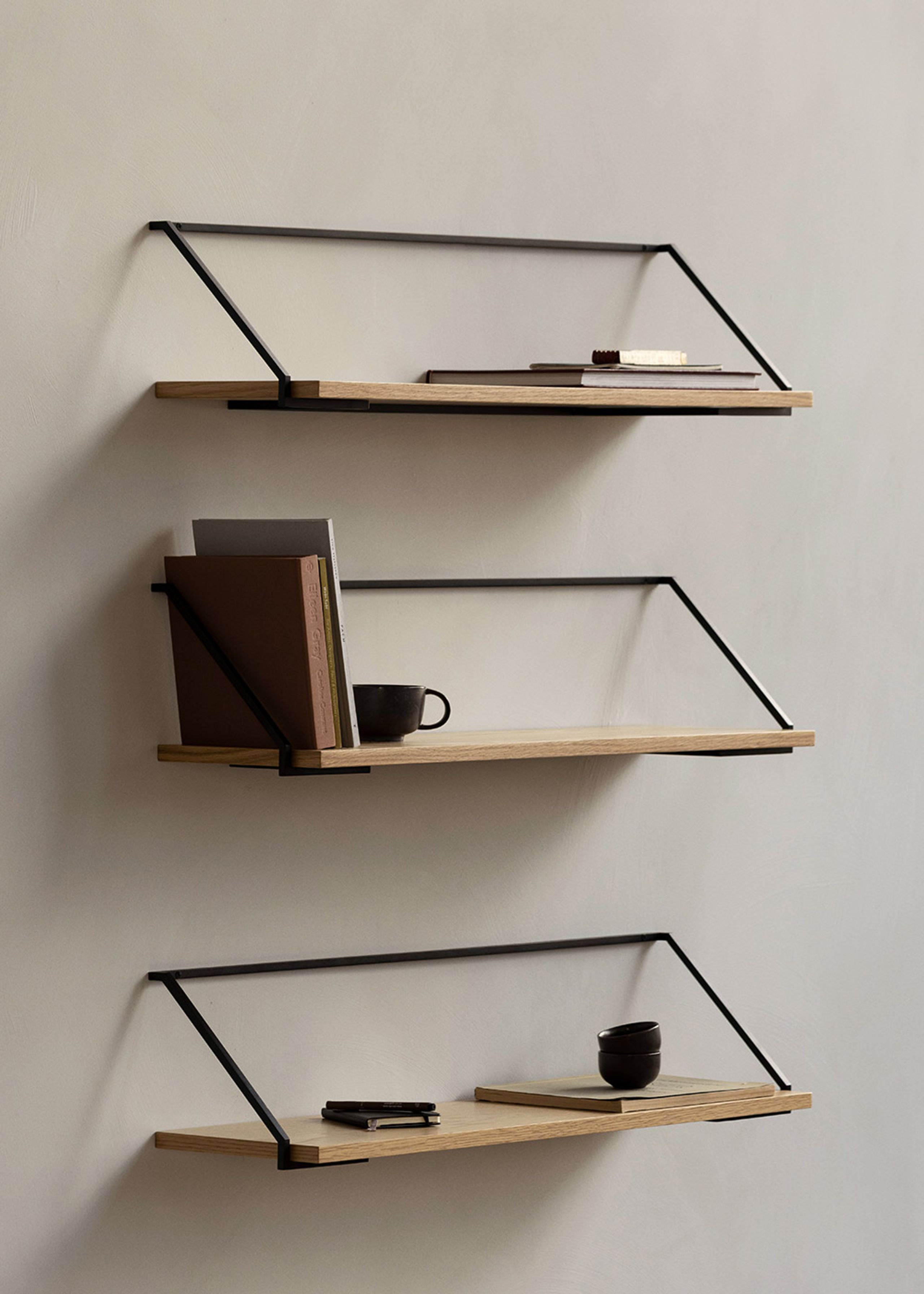 MENU - Scaffale - Rail Shelf - Black steel/Natural Oak