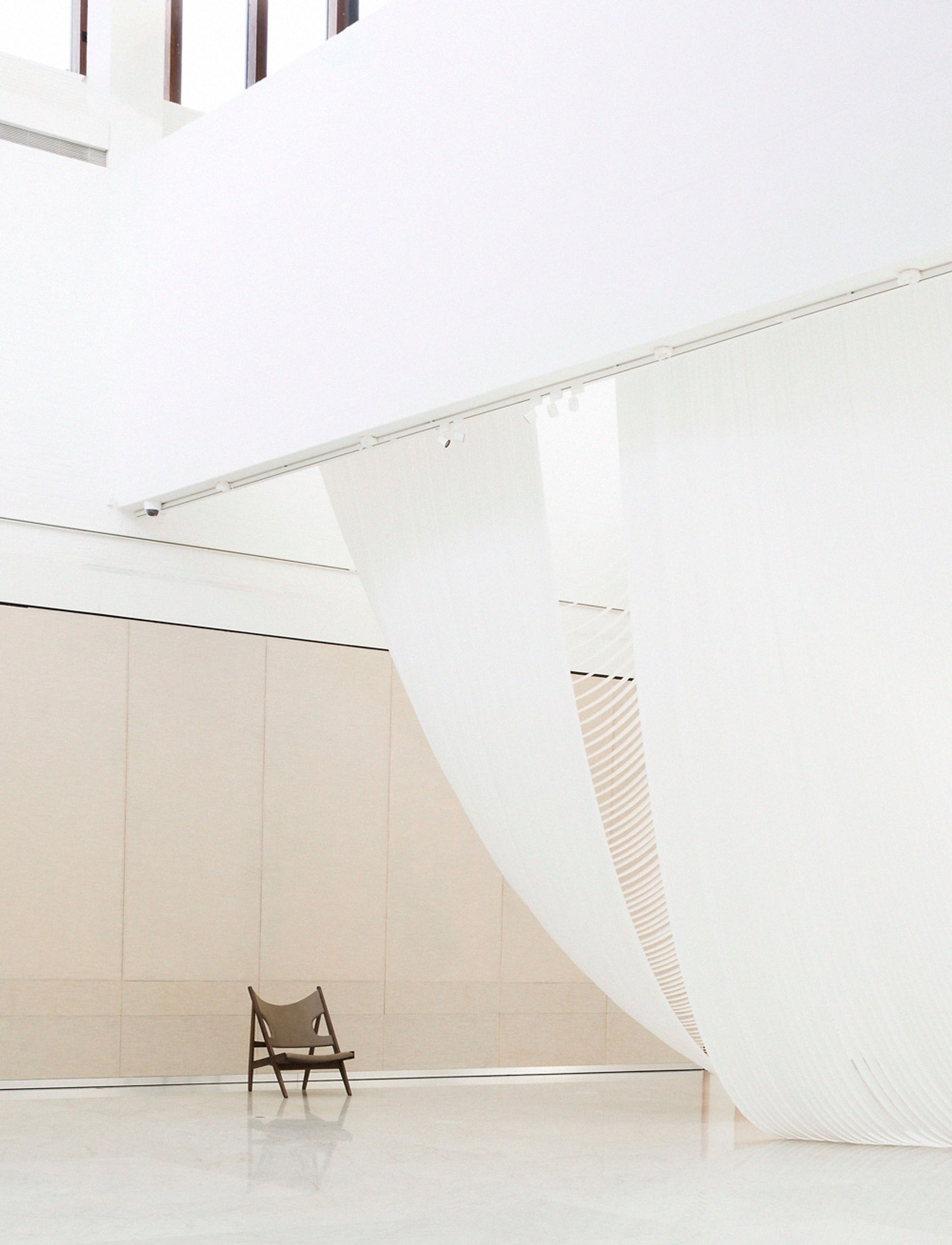 Audo Copenhagen - Fauteuil - Knitting Chair - Dark Stained Oak / Colline 118