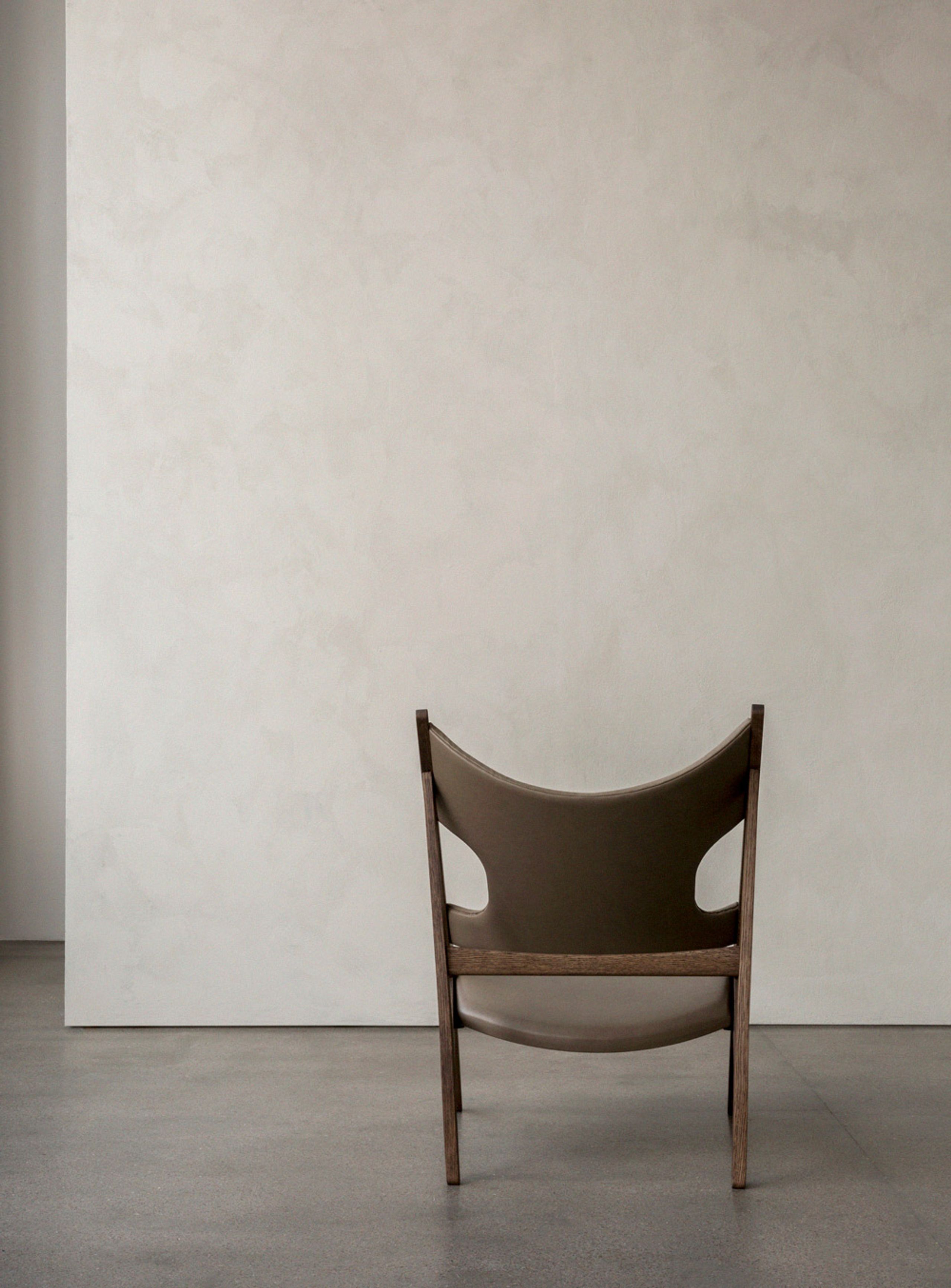 MENU - Lænestol - Knitting Chair - Natural Oak / Dunes Cognac 21000