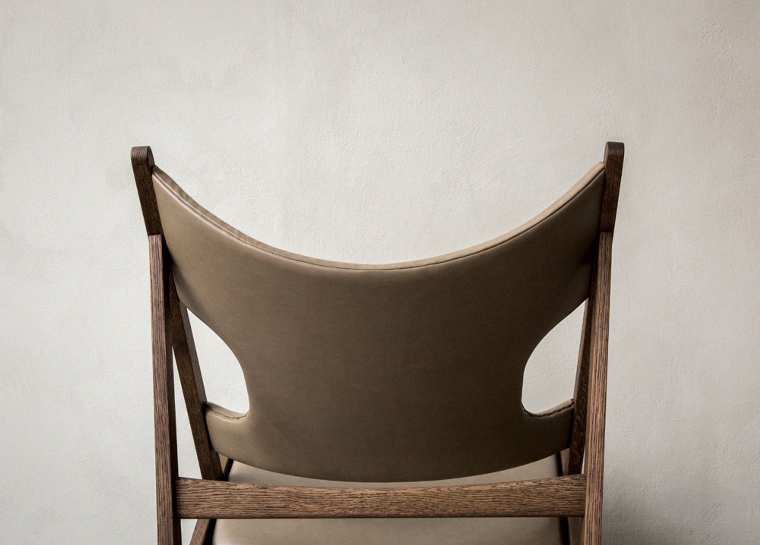 MENU - Lænestol - Knitting Chair - Natural Oak / Dunes Cognac 21000