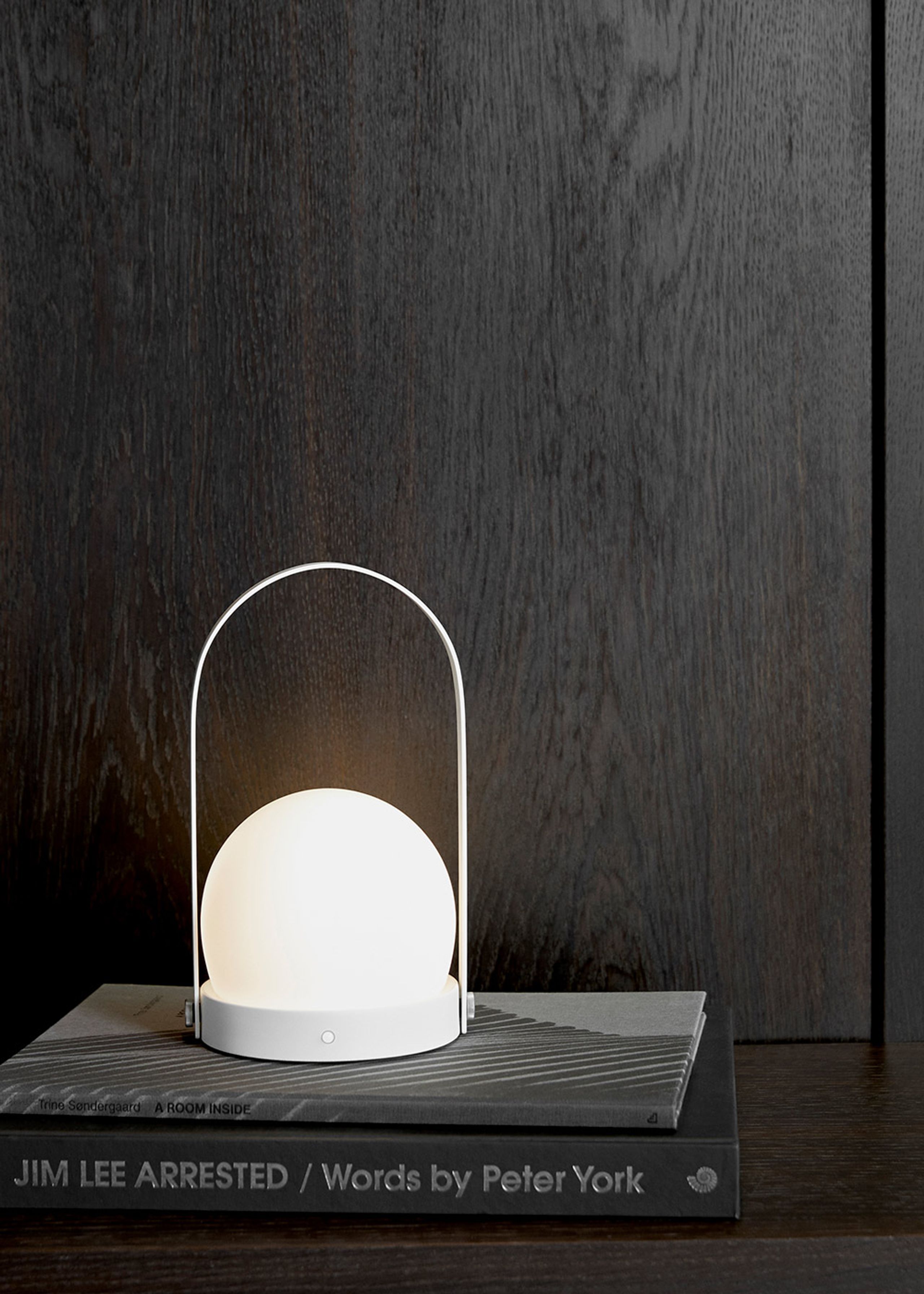 MENU - Lampe - Carrie table lamp - Portable - Olive