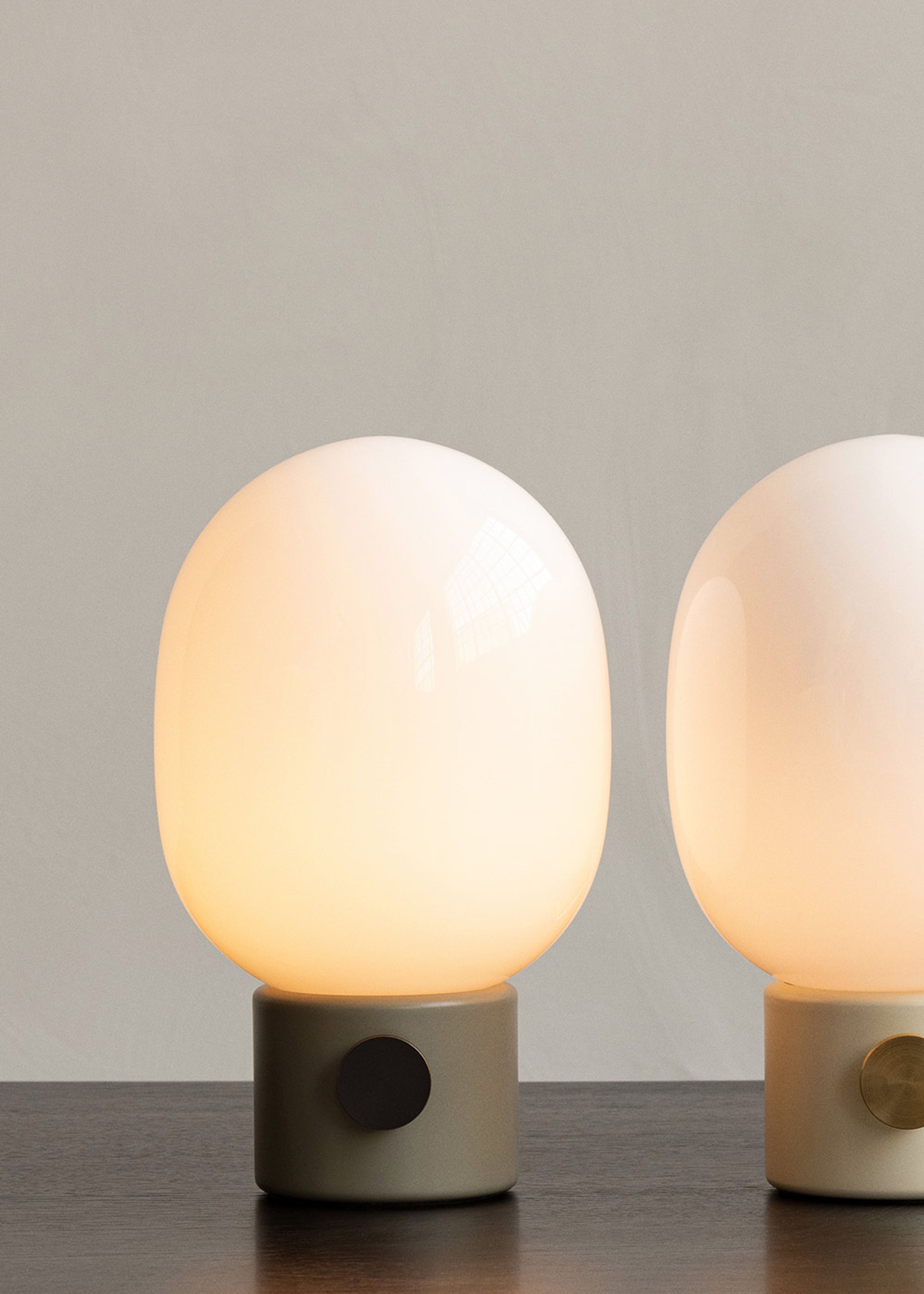 MENU - Lampe - JWDA Table lamp - Metallic - Black Steel