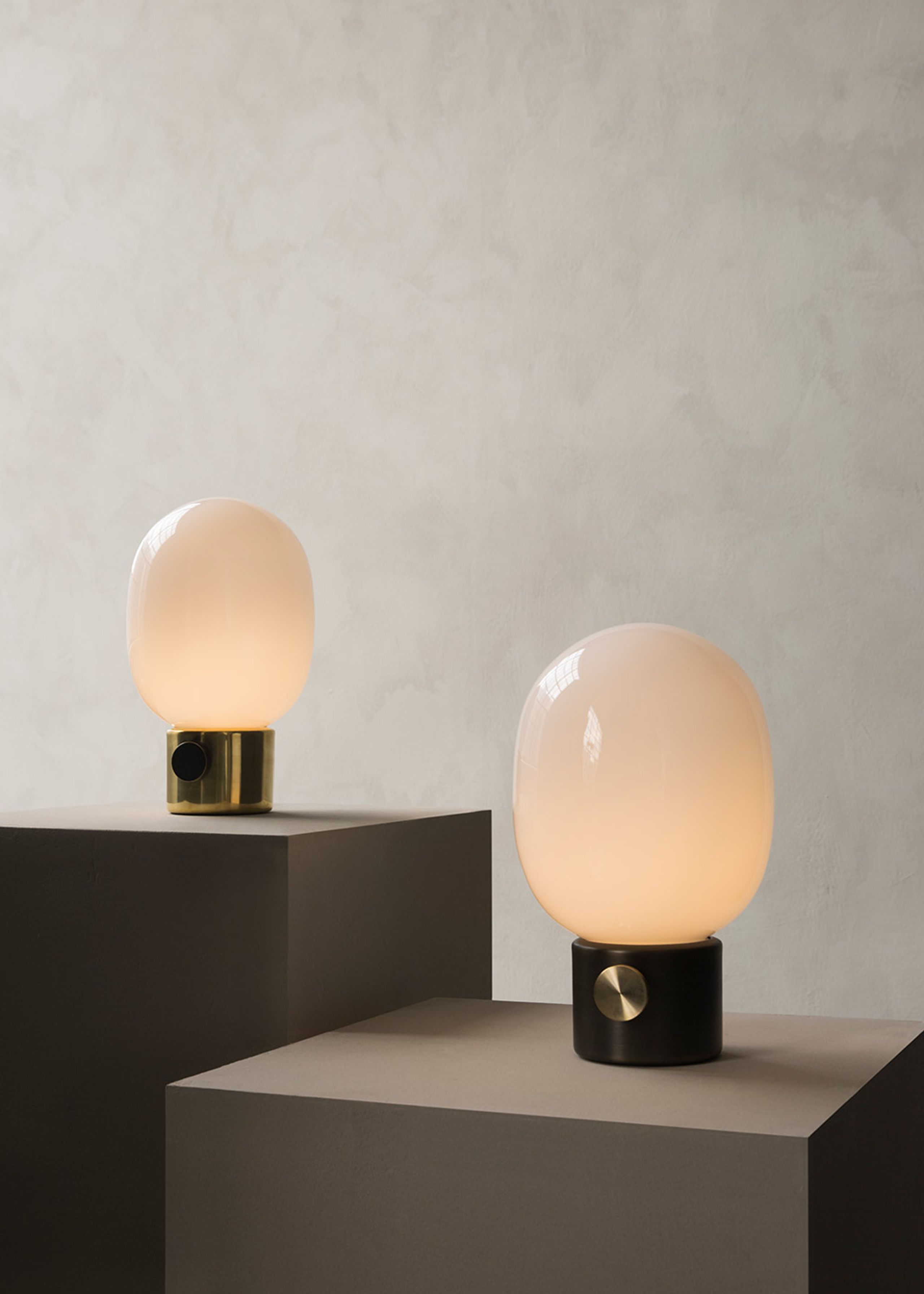 MENU - Lampe - JWDA Table lamp - Metallic - Mirror Polished Brass