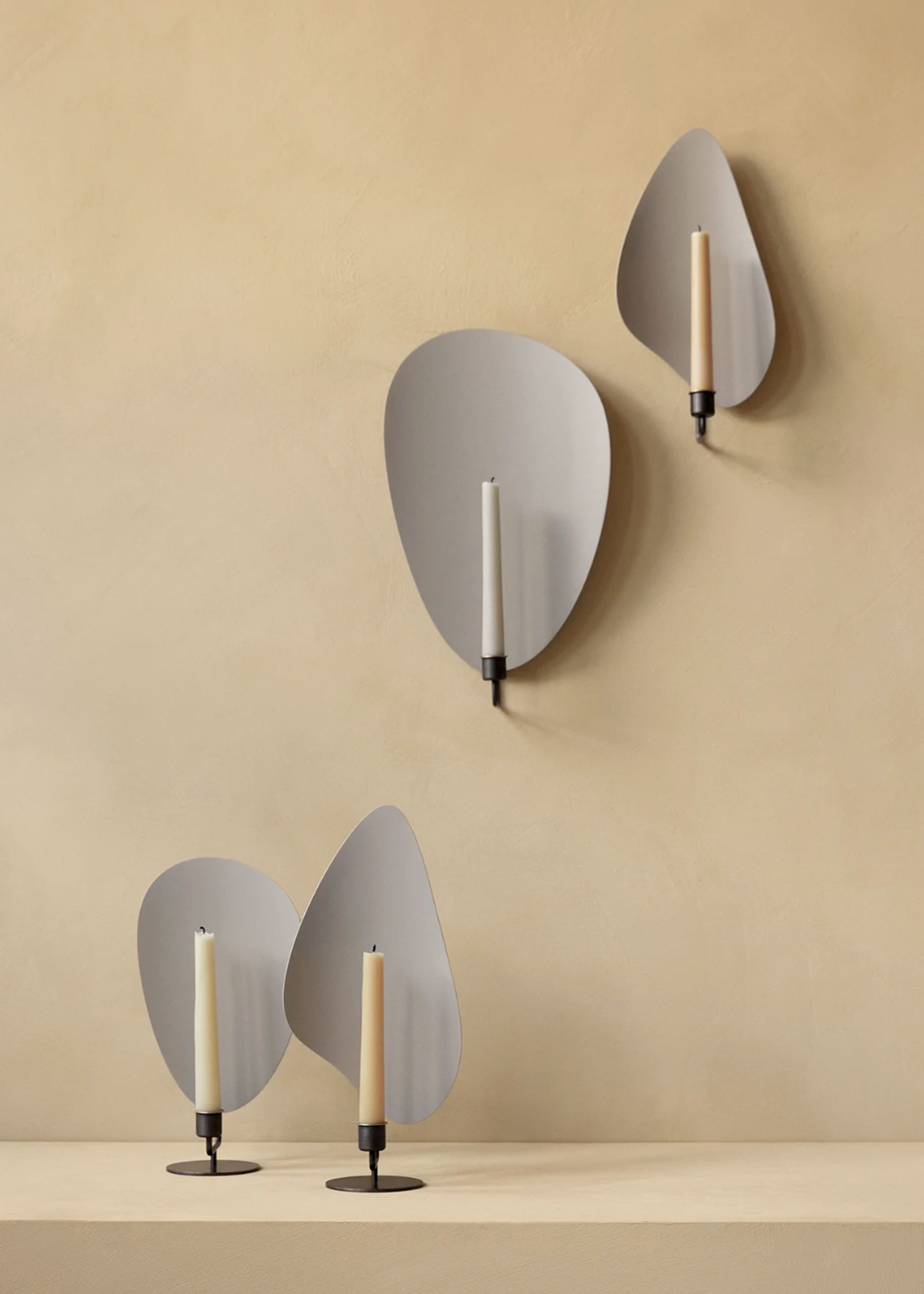 MENU - Lysestage - Flambeau - Bordlysestager - H30 Bronzed Brass/Grey
