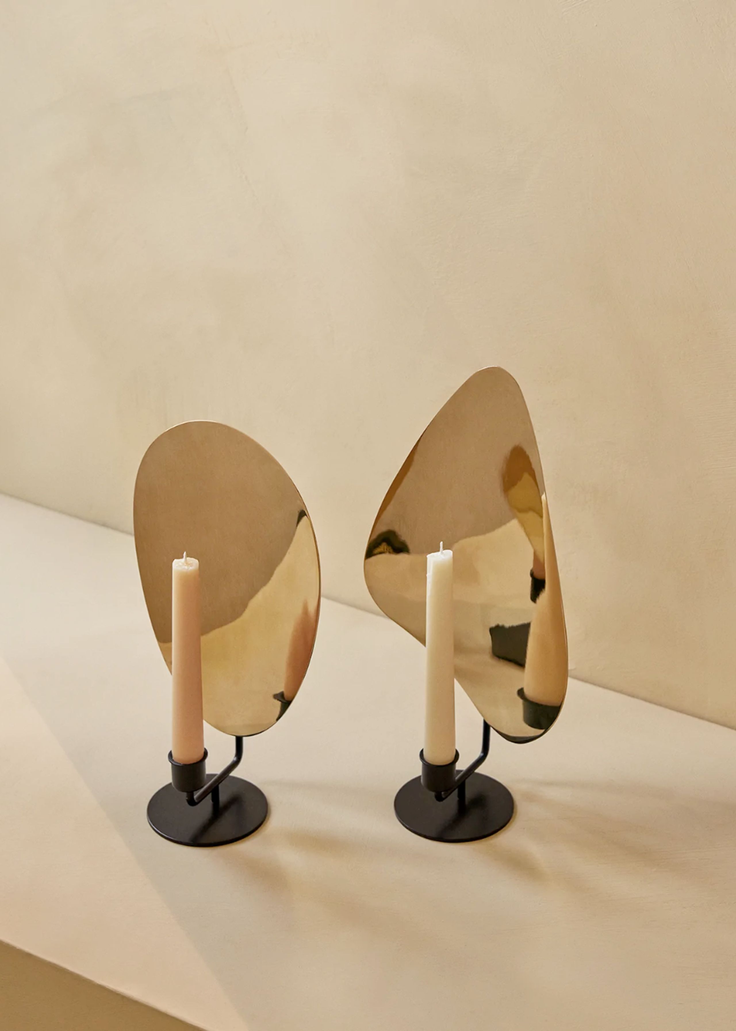 MENU - Lysestage - Flambeau - Bordlysestager - H30 Bronzed Brass/Grey