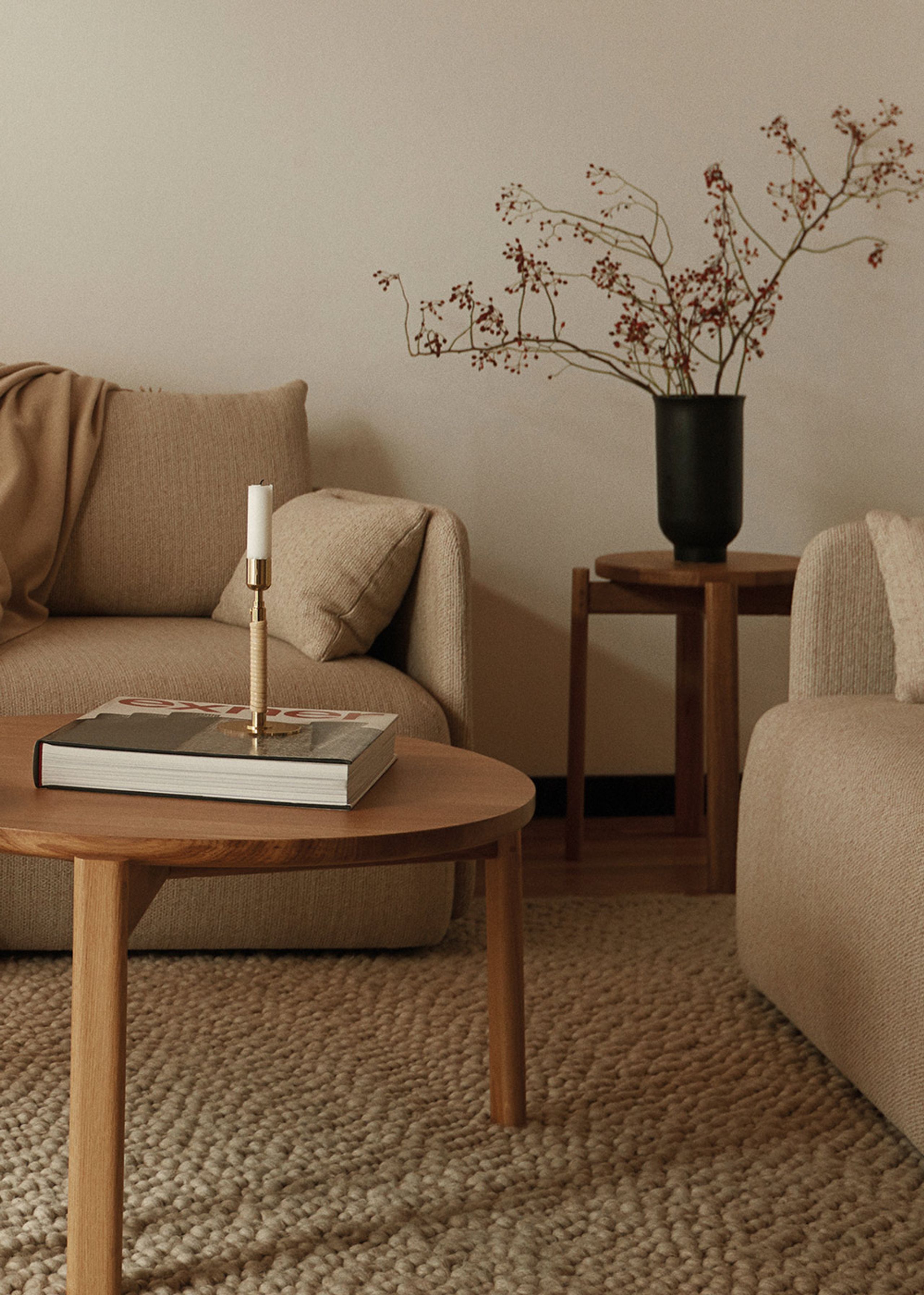 MENU - Skrivebord - Passage Lounge Table - Ø70 - Dark Lacquered Oak