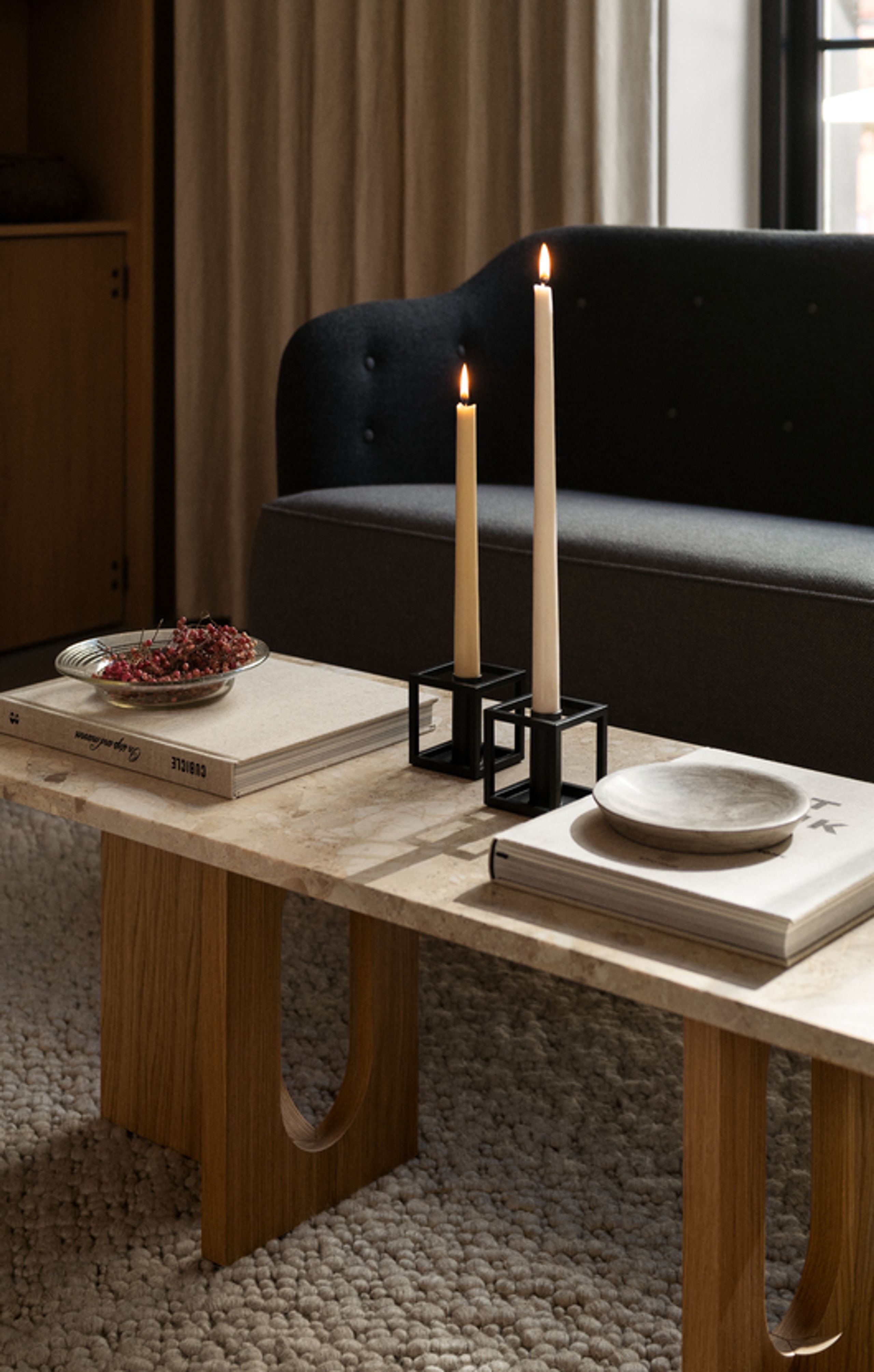 MENU - Sofabord - Androgyne Lounge Table - Natural Oak base / Kunis Breccia Sand top