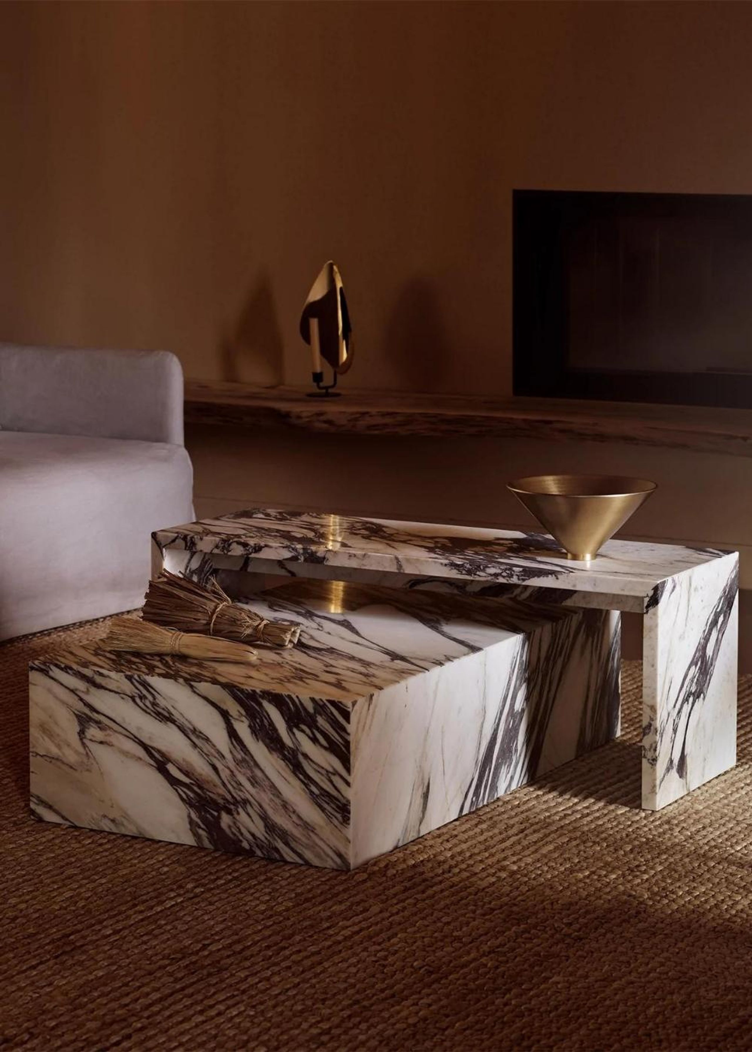 MENU - Mesa de centro - Plinth Bridge - Kunis Breccia