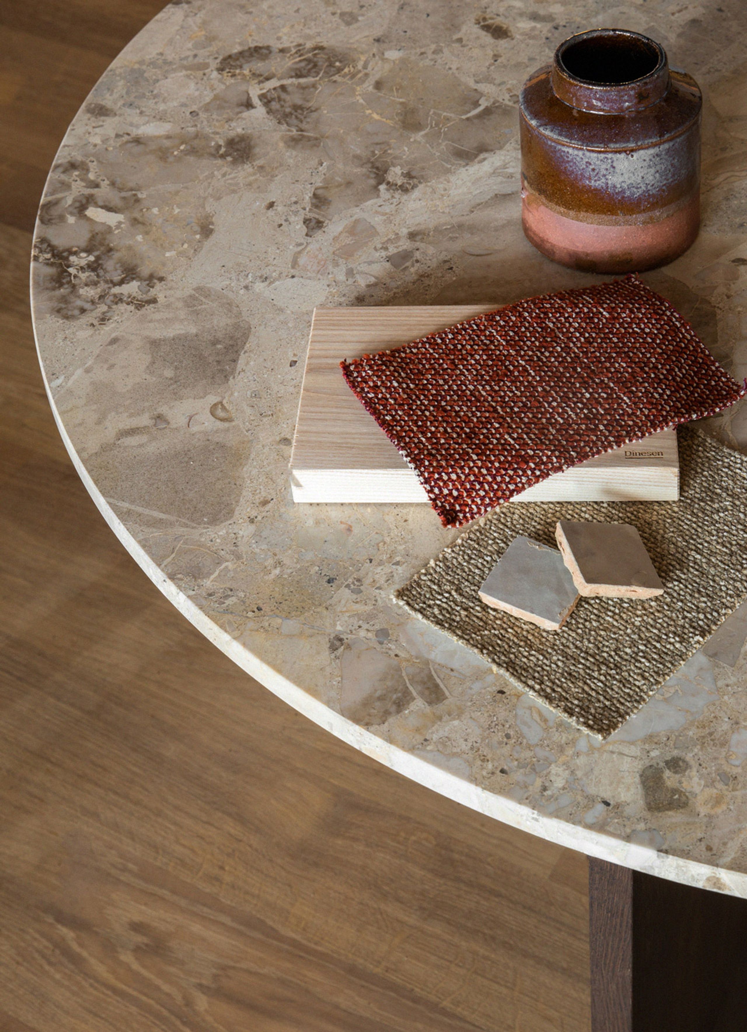 MENU - Tavolo da pranzo - Androgyne Dining Table, 150 - Dark Stained Oak