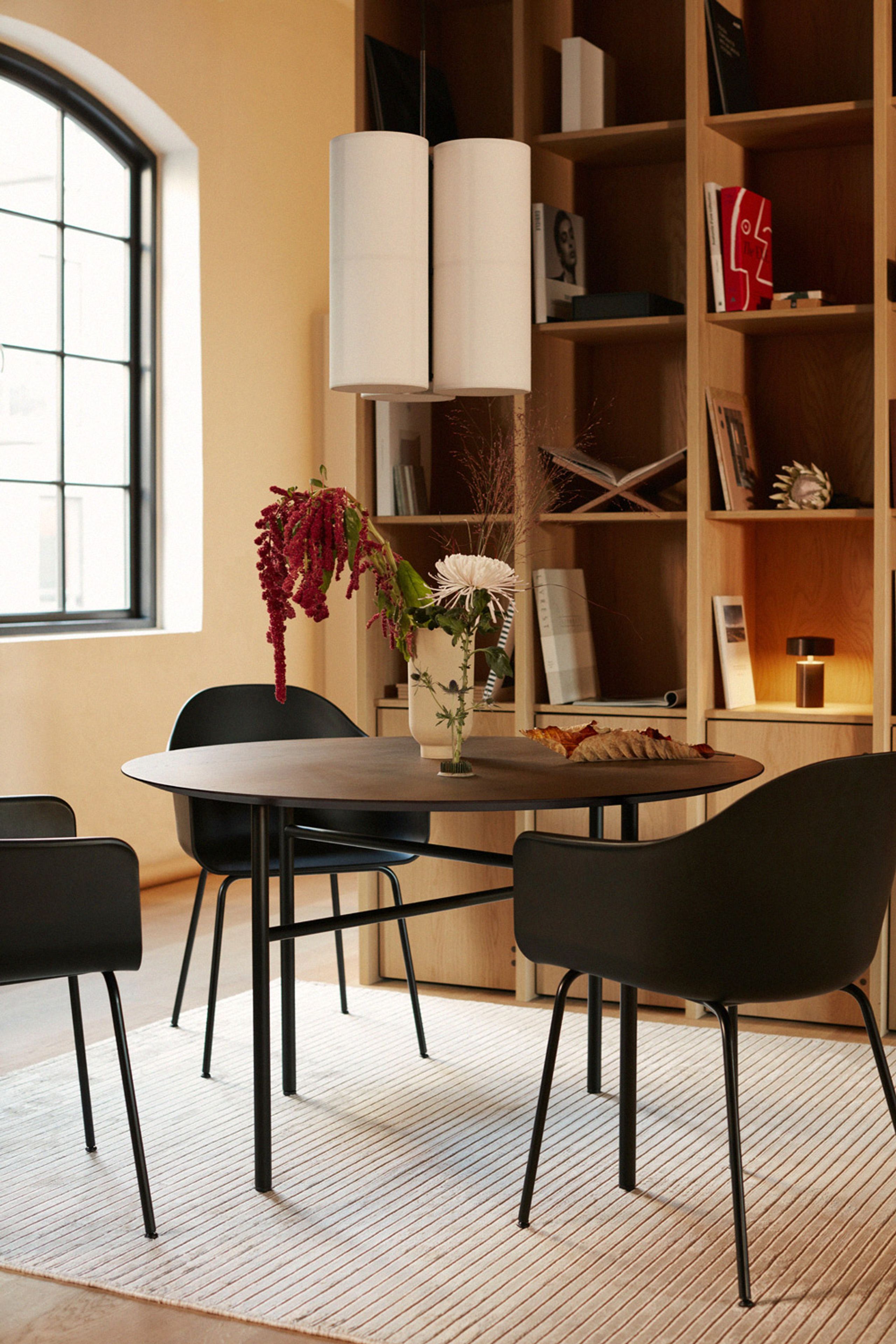 MENU - Spisebord - Snaregade Round Dining Table - Black/Dark Stained Oak - Ø120