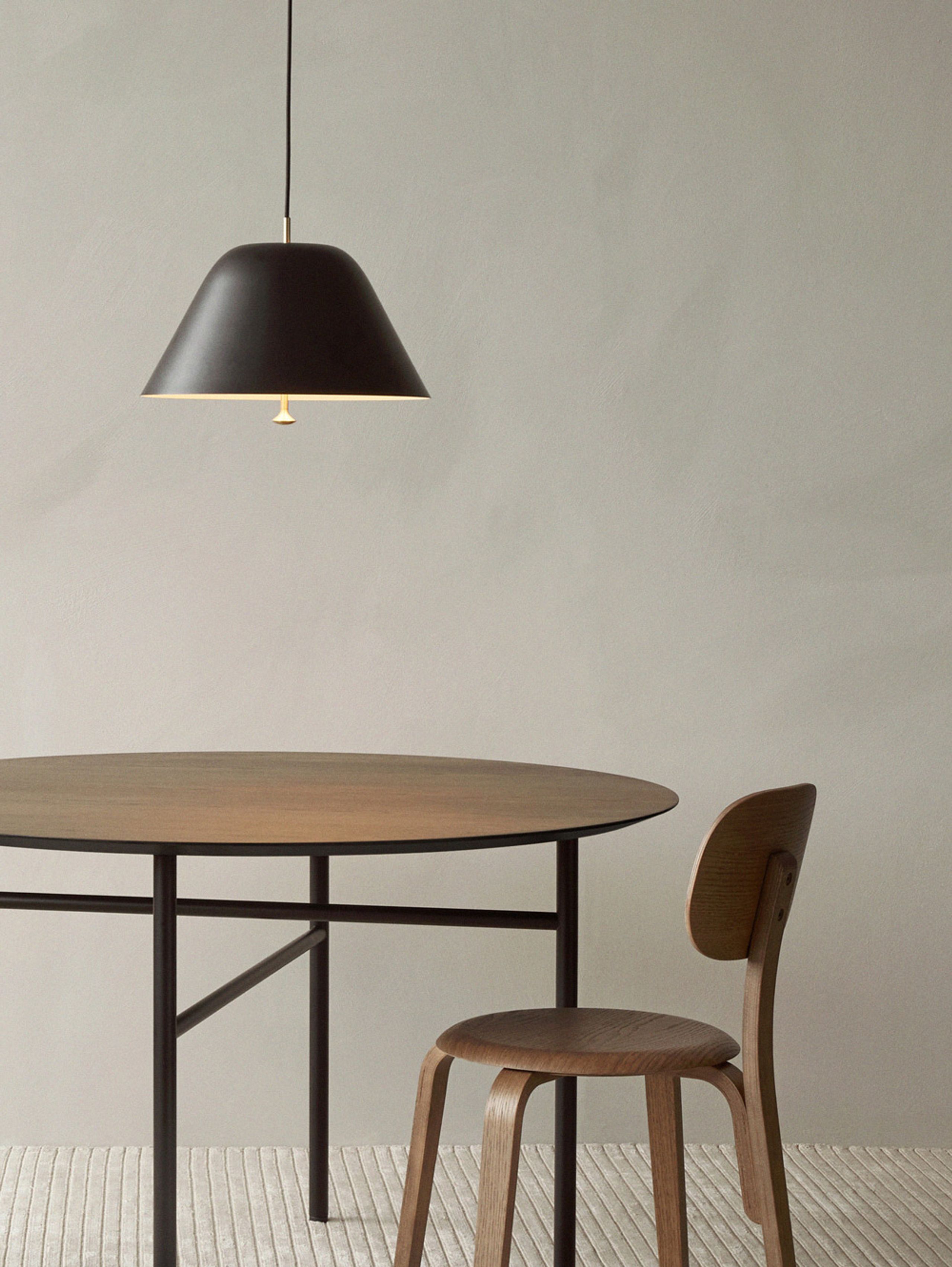 MENU - Spisebord - Snaregade Round Dining Table - Black/Dark Stained Oak - Ø120