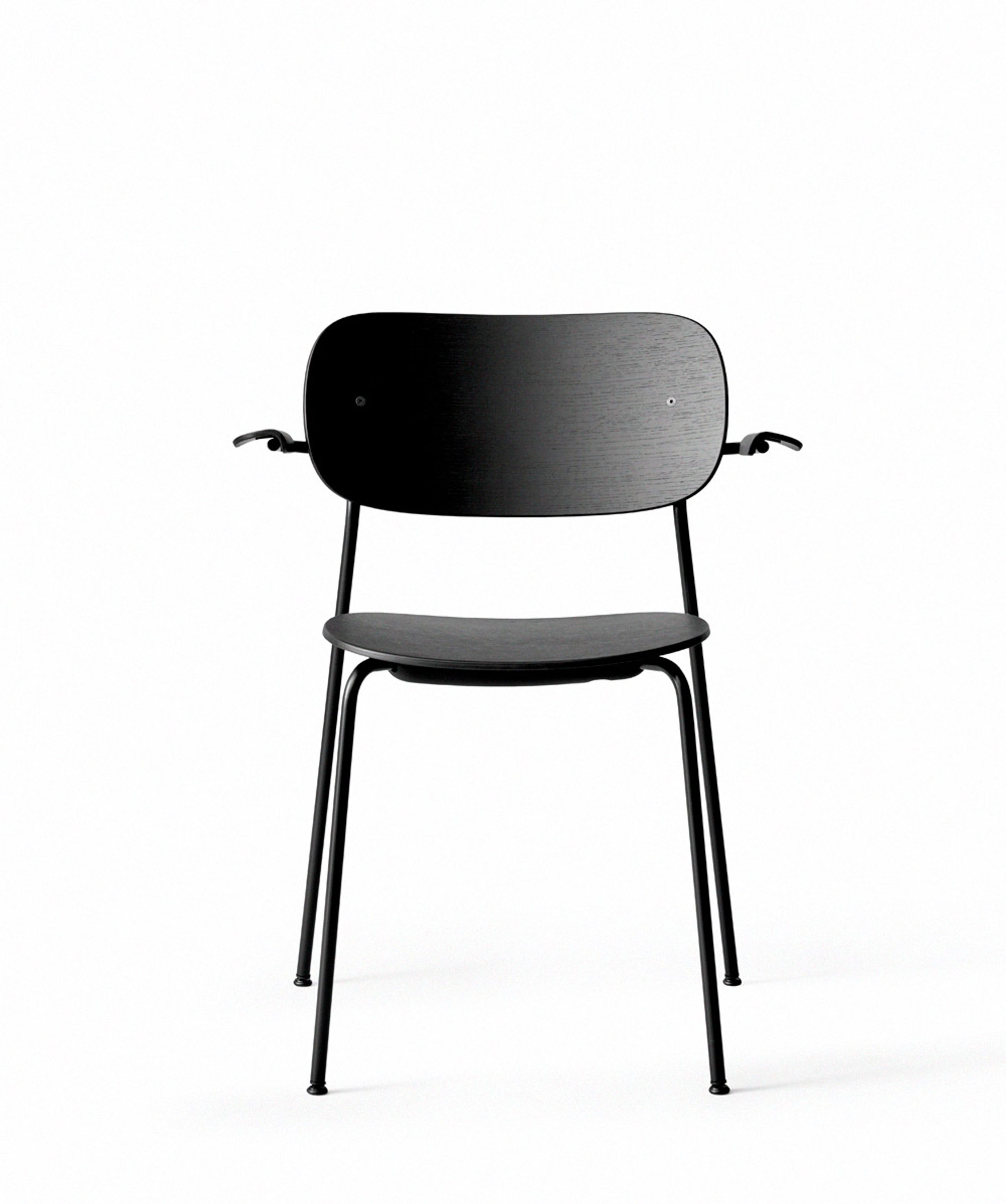 MENU - Chaise - Co Chair w. Armrest / Black Base - Solid Black Oak