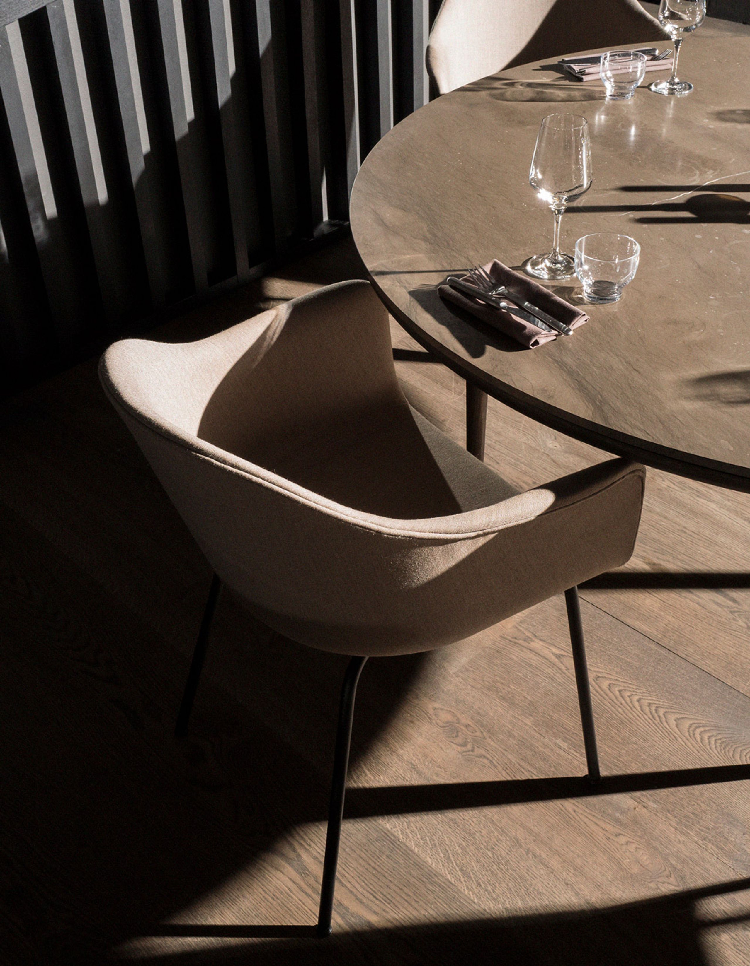 MENU - Stuhl - Harbour Dining Chair / Black Steel Base - Khaki