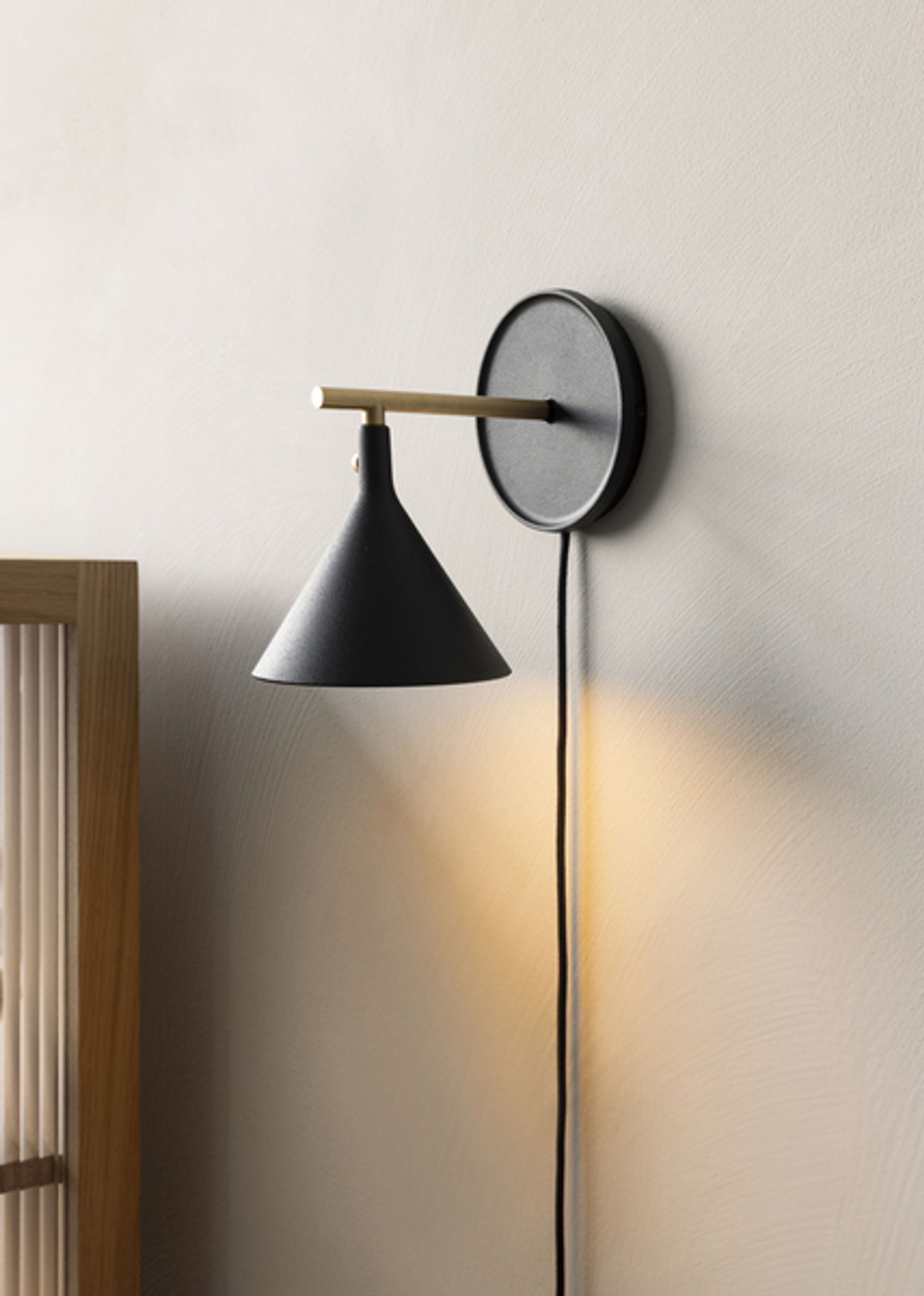 MENU - Wall Lamp - Cast Sconce Wall Lamp - Black W. Diffuser, dimmer