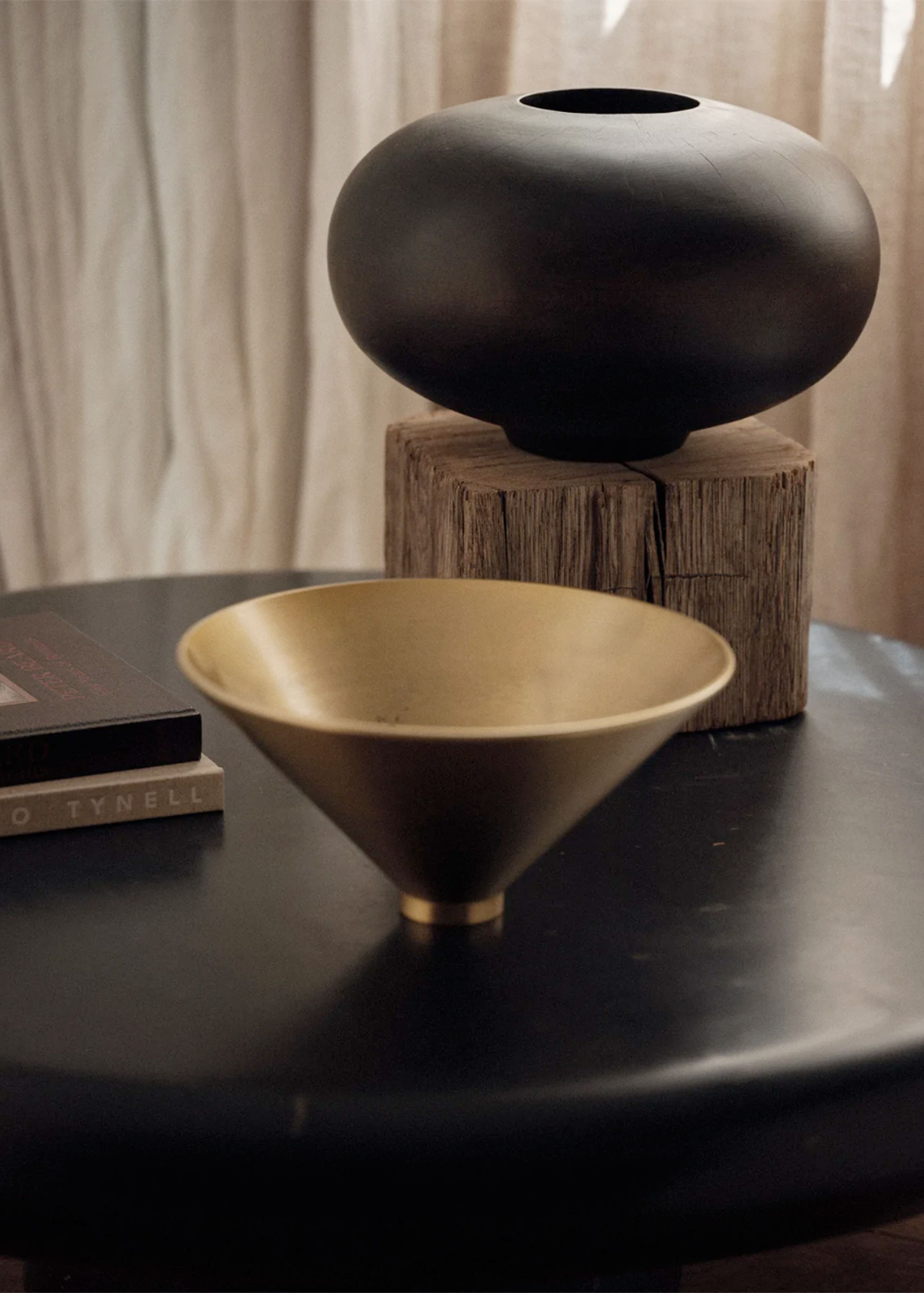 MENU - Vase - Surround Vase - Black/wood