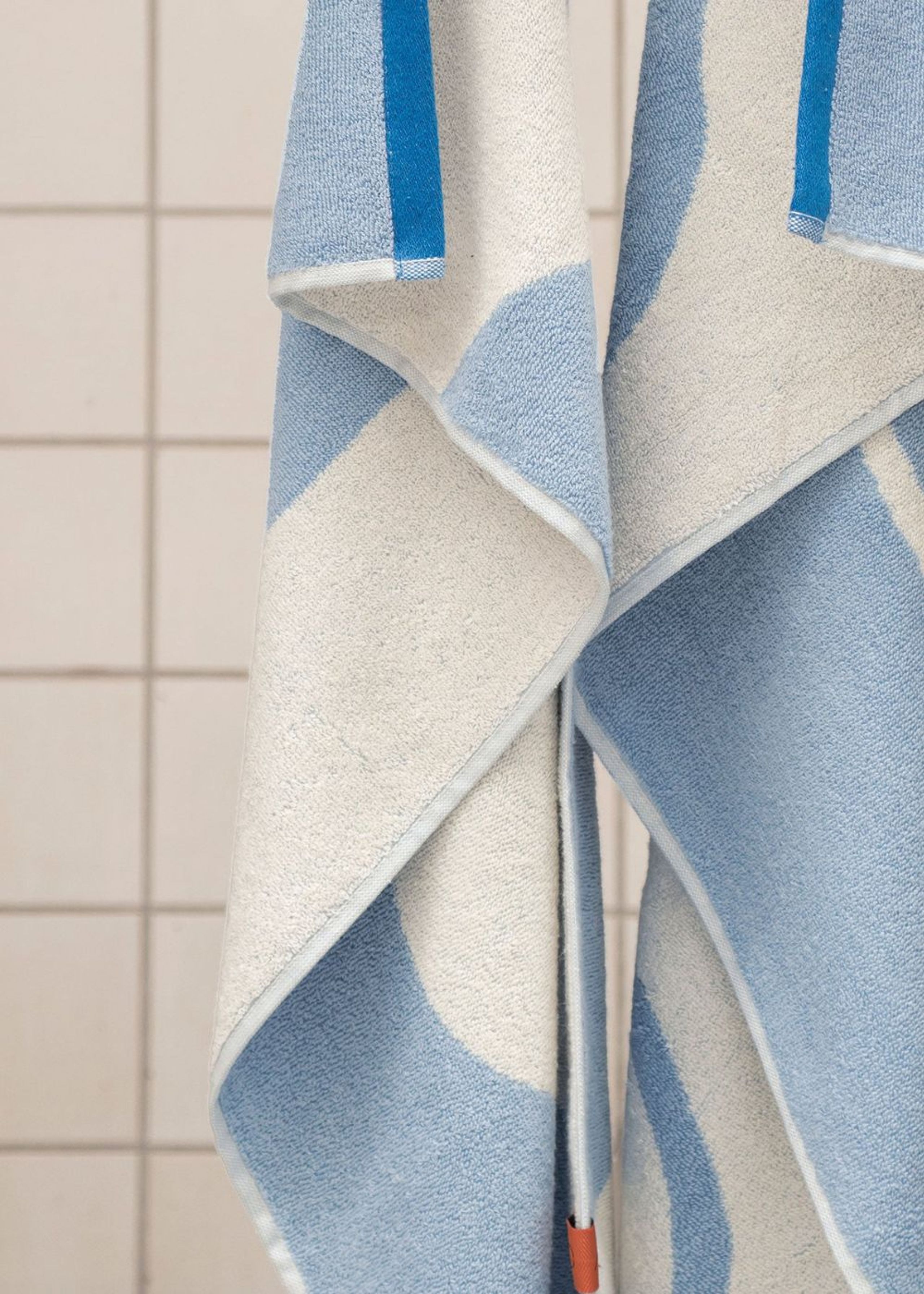 Mette Ditmer - Badehåndklæde - NOVA ARTE Towel - 2-Pack - Light blue / Off-white